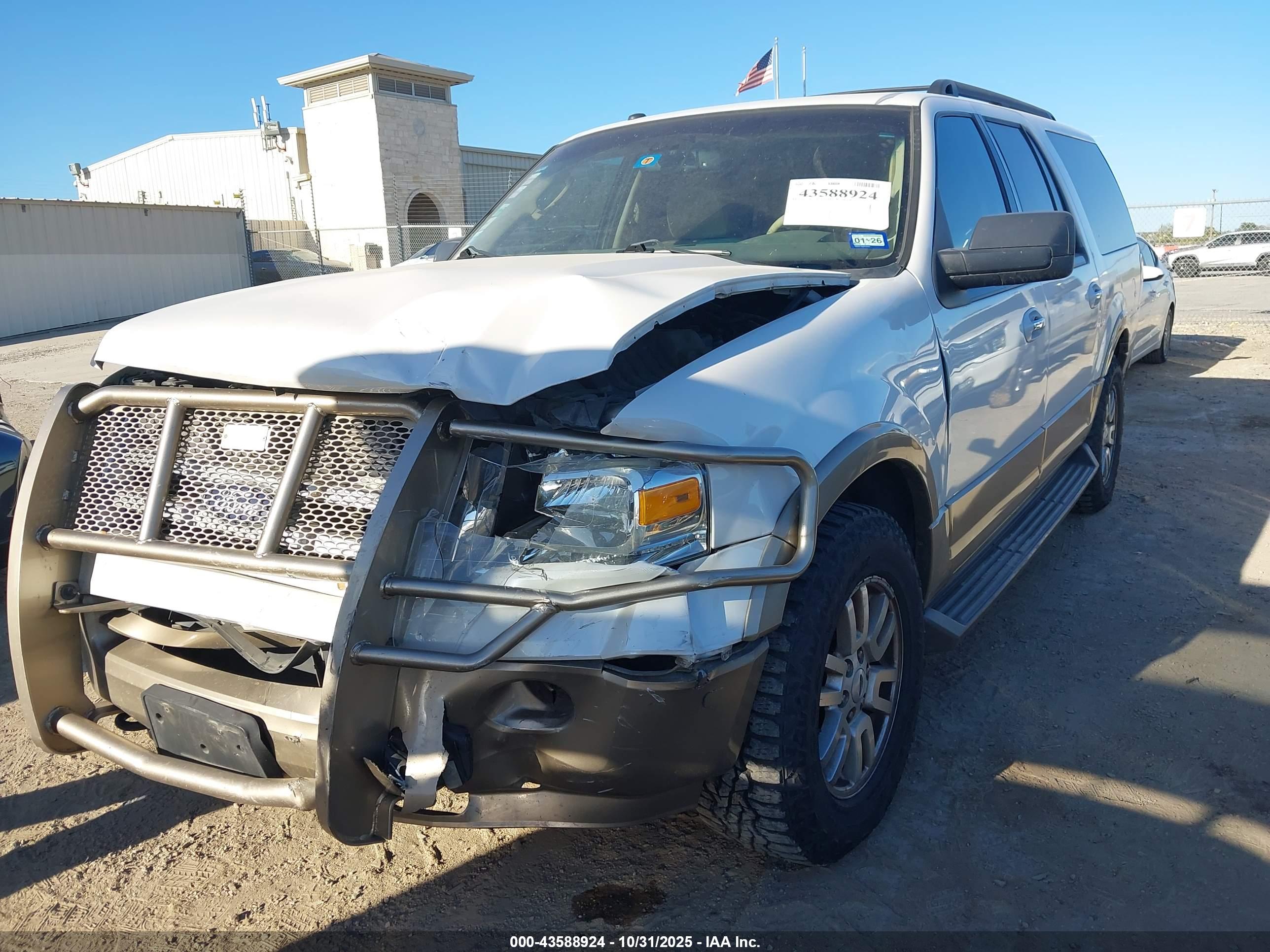 FORD EXPEDITION image 6