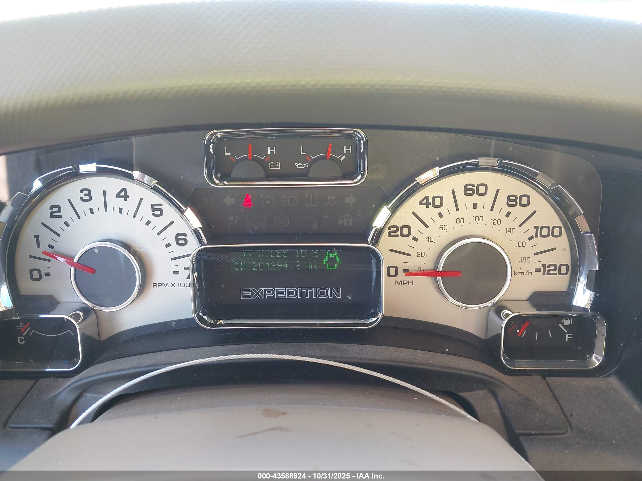 FORD EXPEDITION image 7