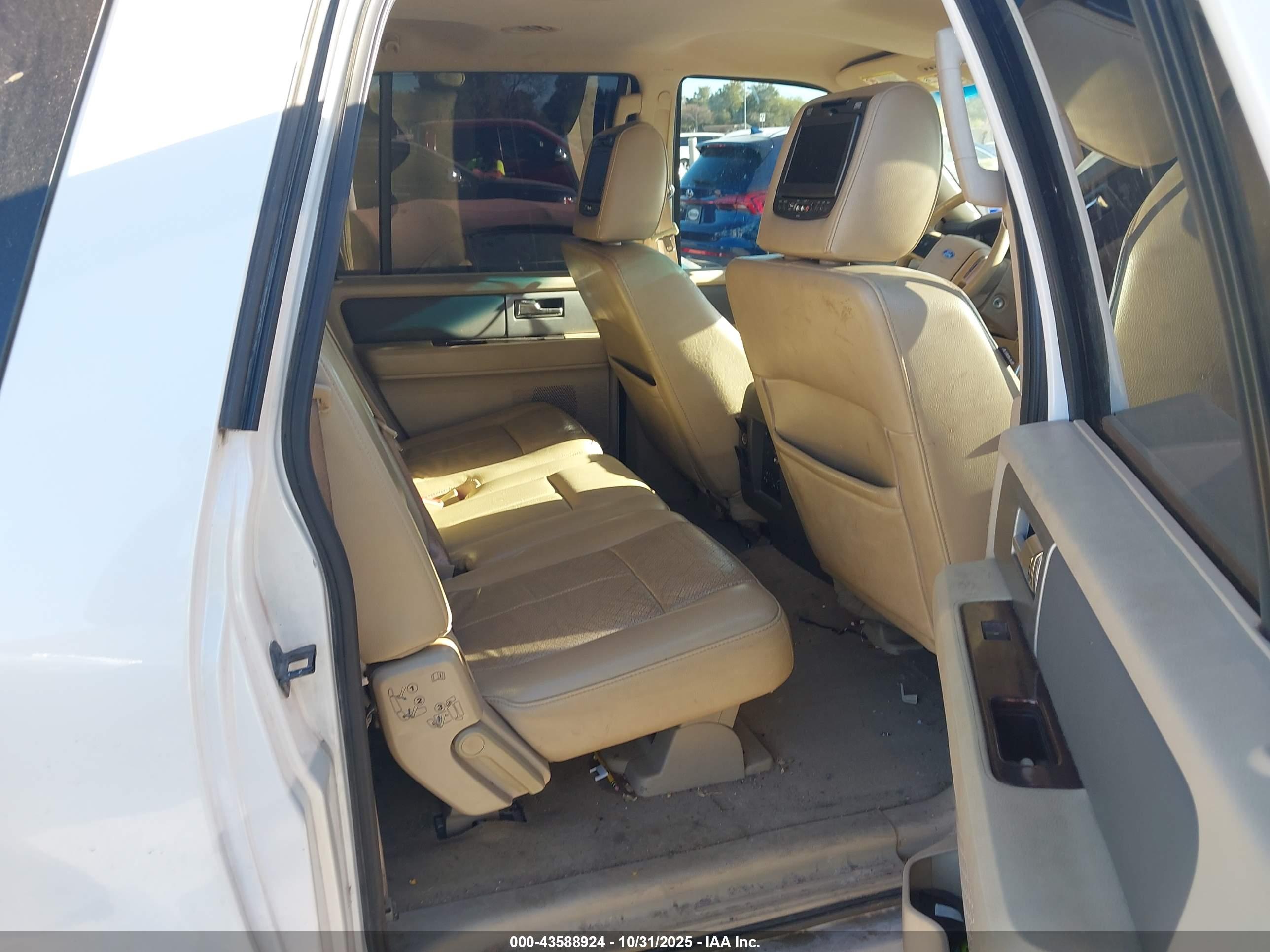 FORD EXPEDITION image 8