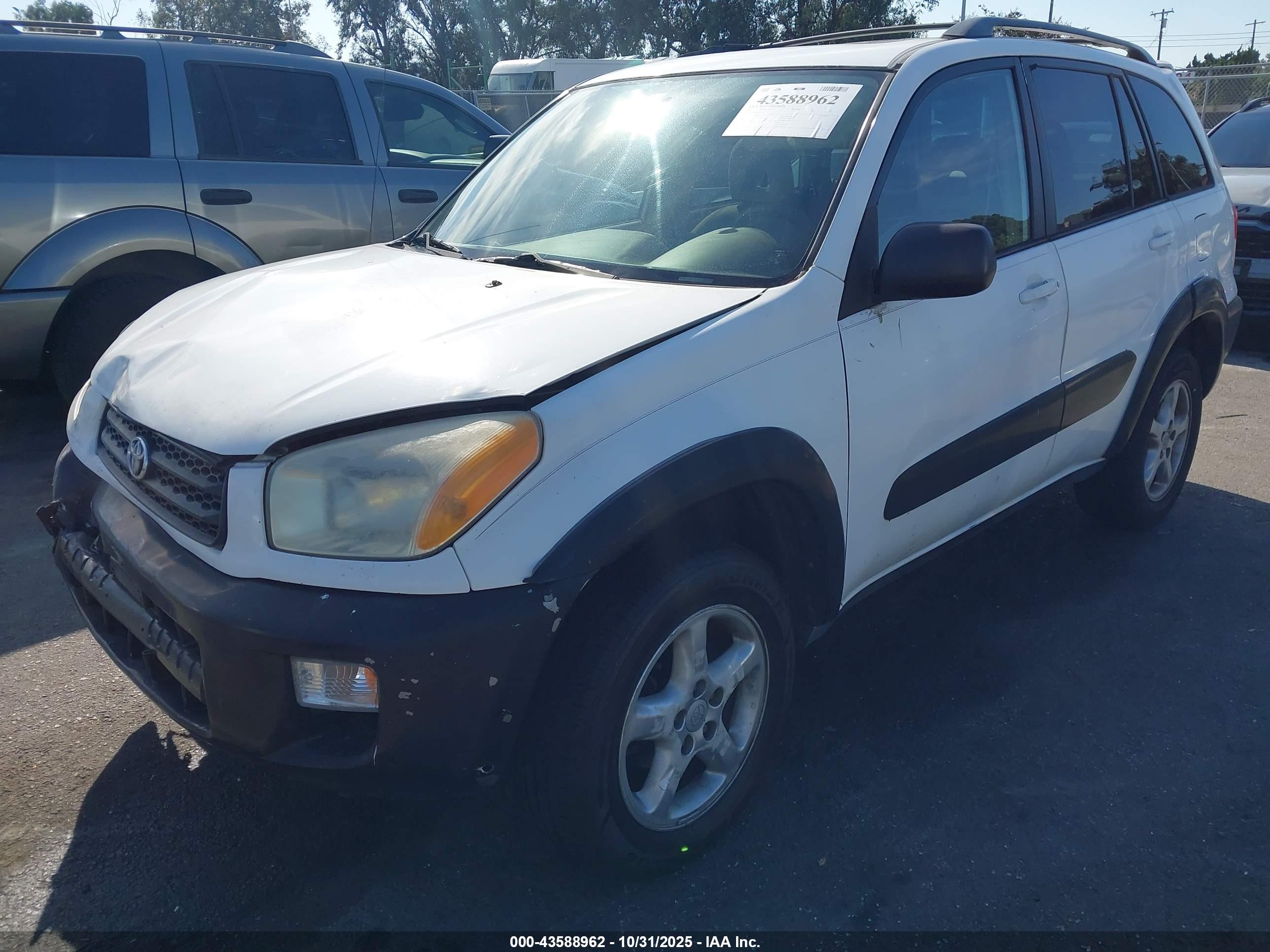 TOYOTA RAV4 image 2