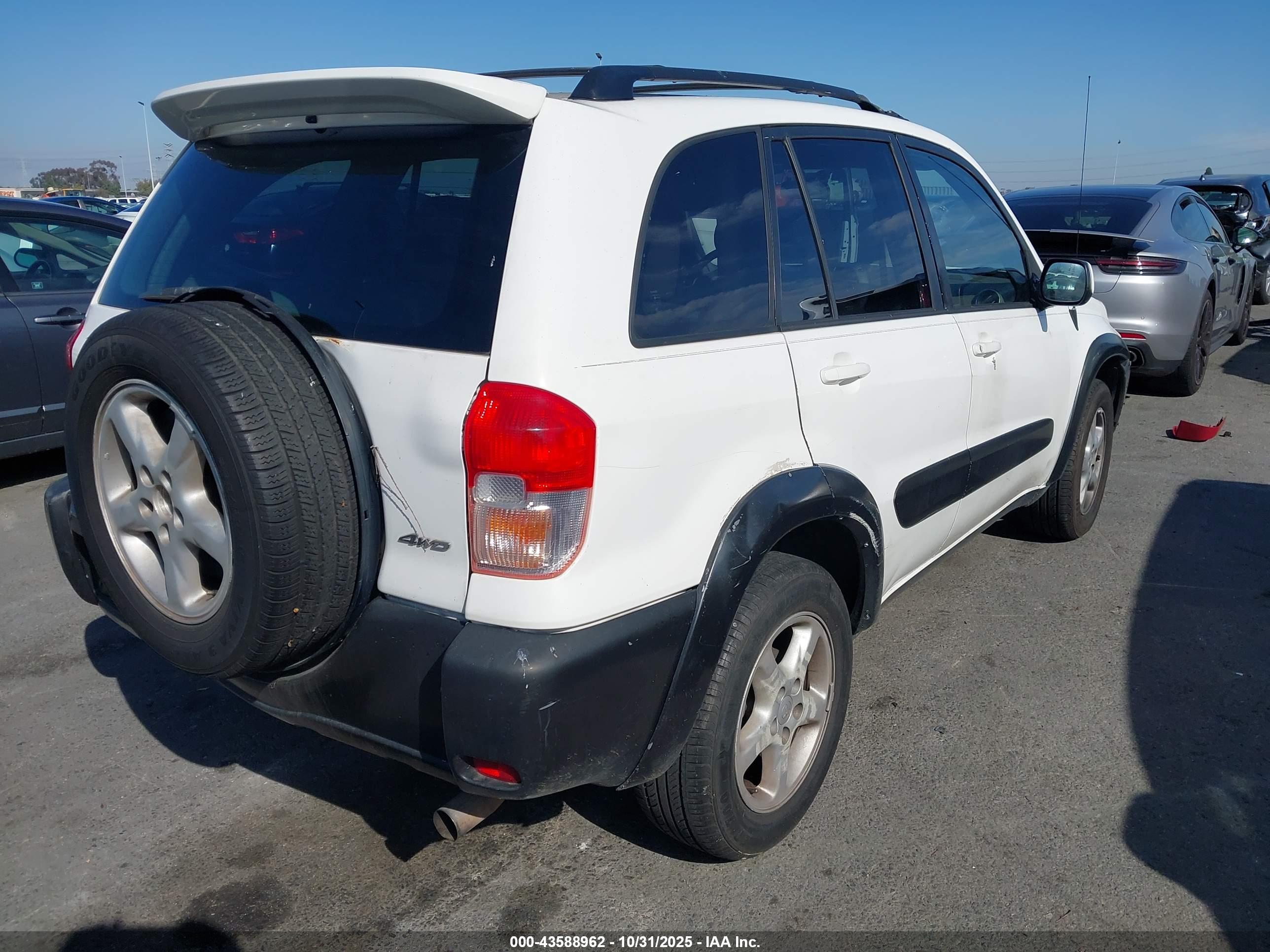TOYOTA RAV4 image 4