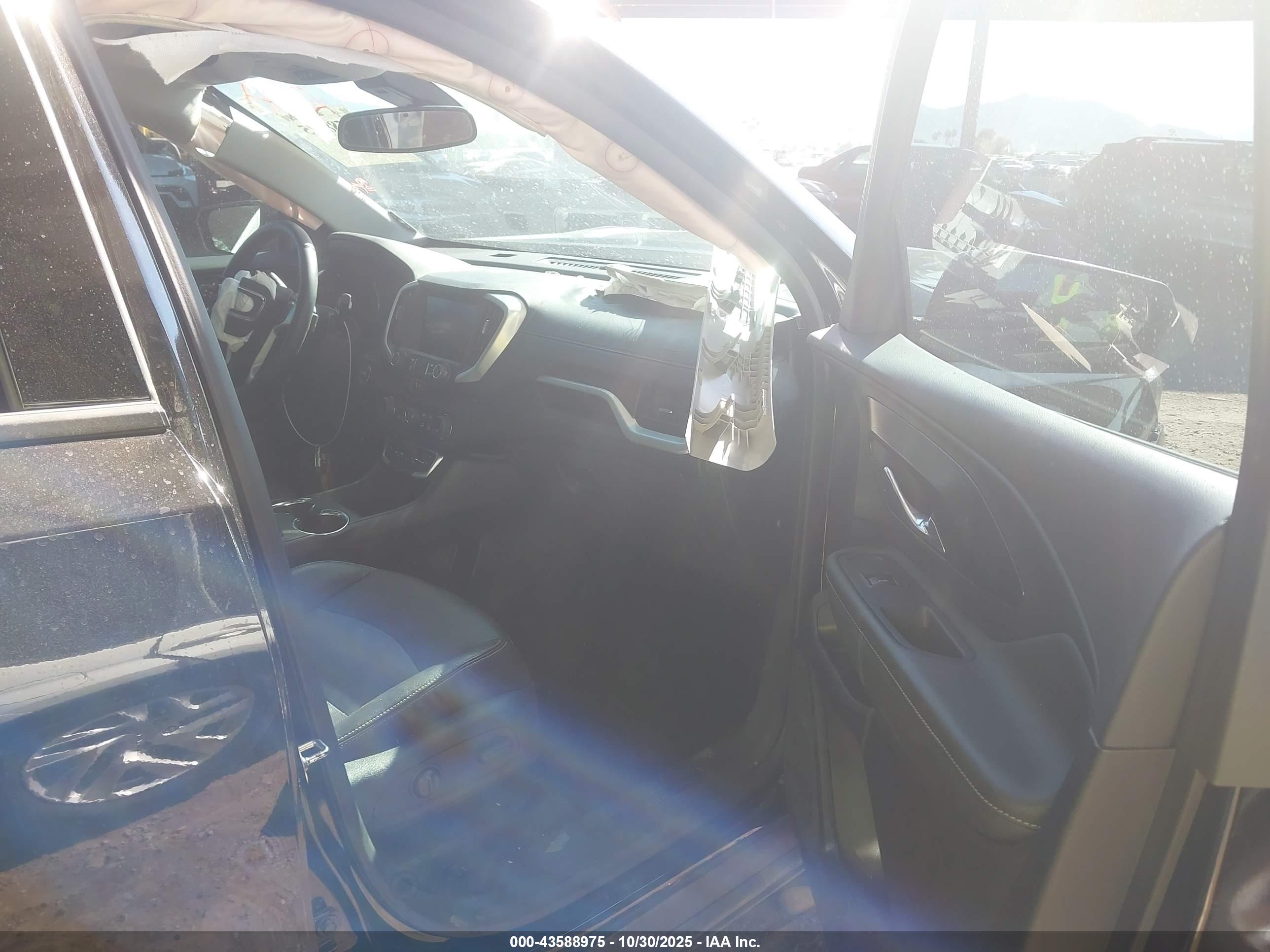 GMC TERRAIN image 5