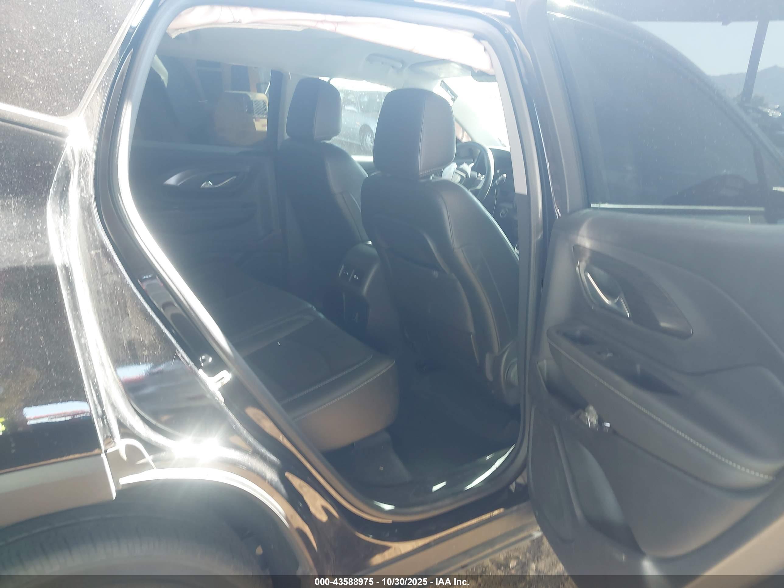 GMC TERRAIN image 8
