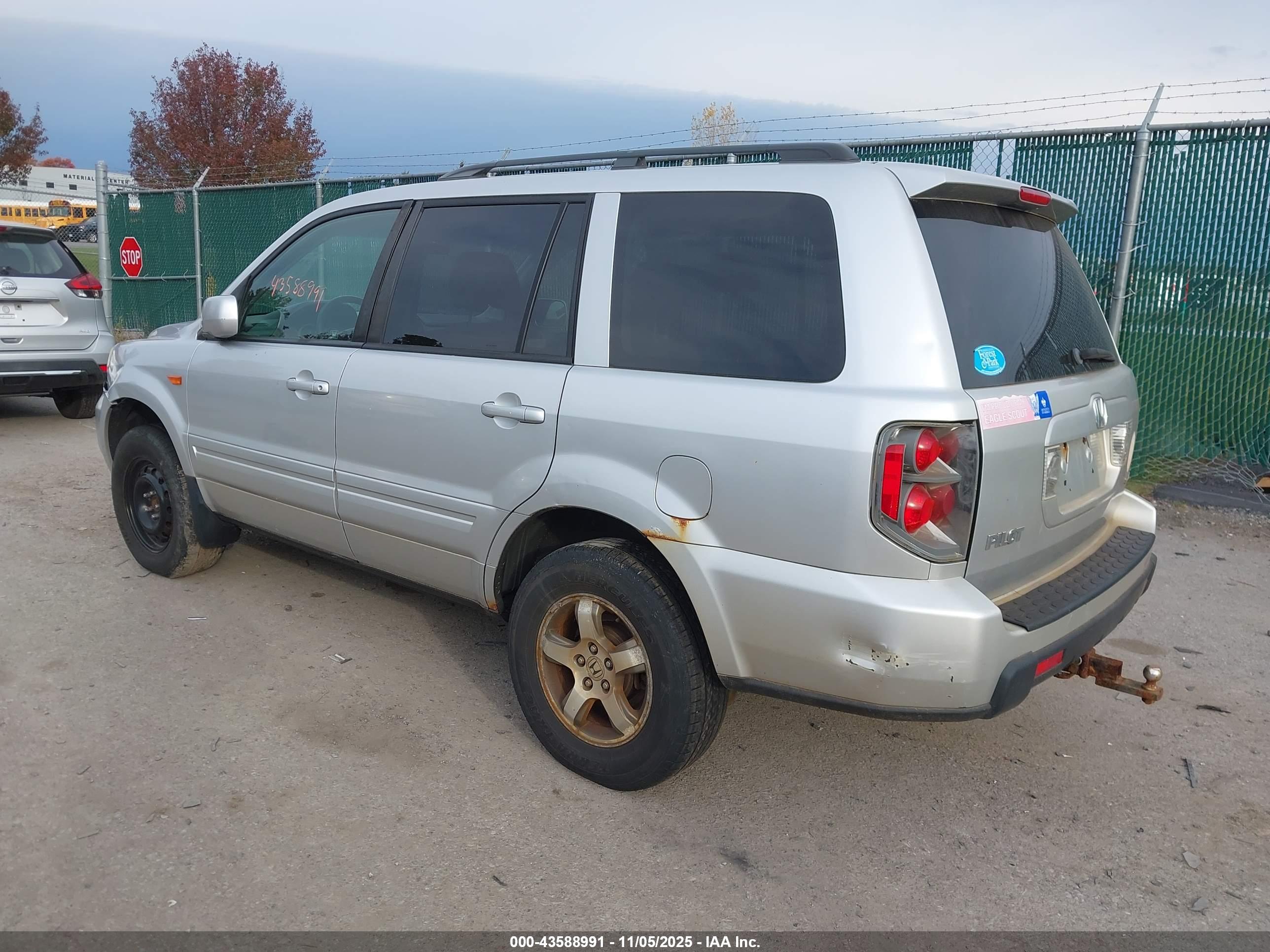 HONDA PILOT image 3
