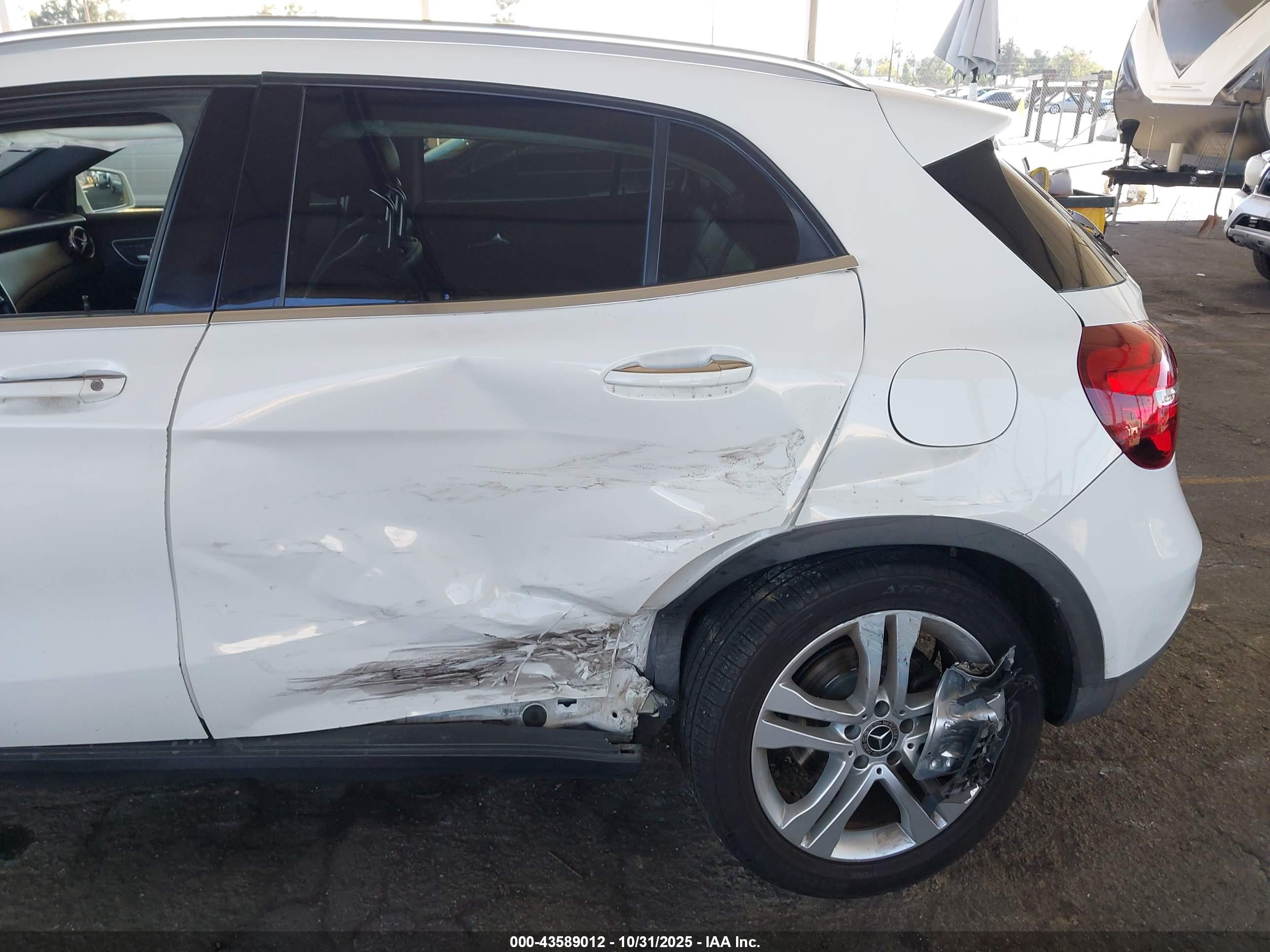 MERCEDES-BENZ GLA image 6