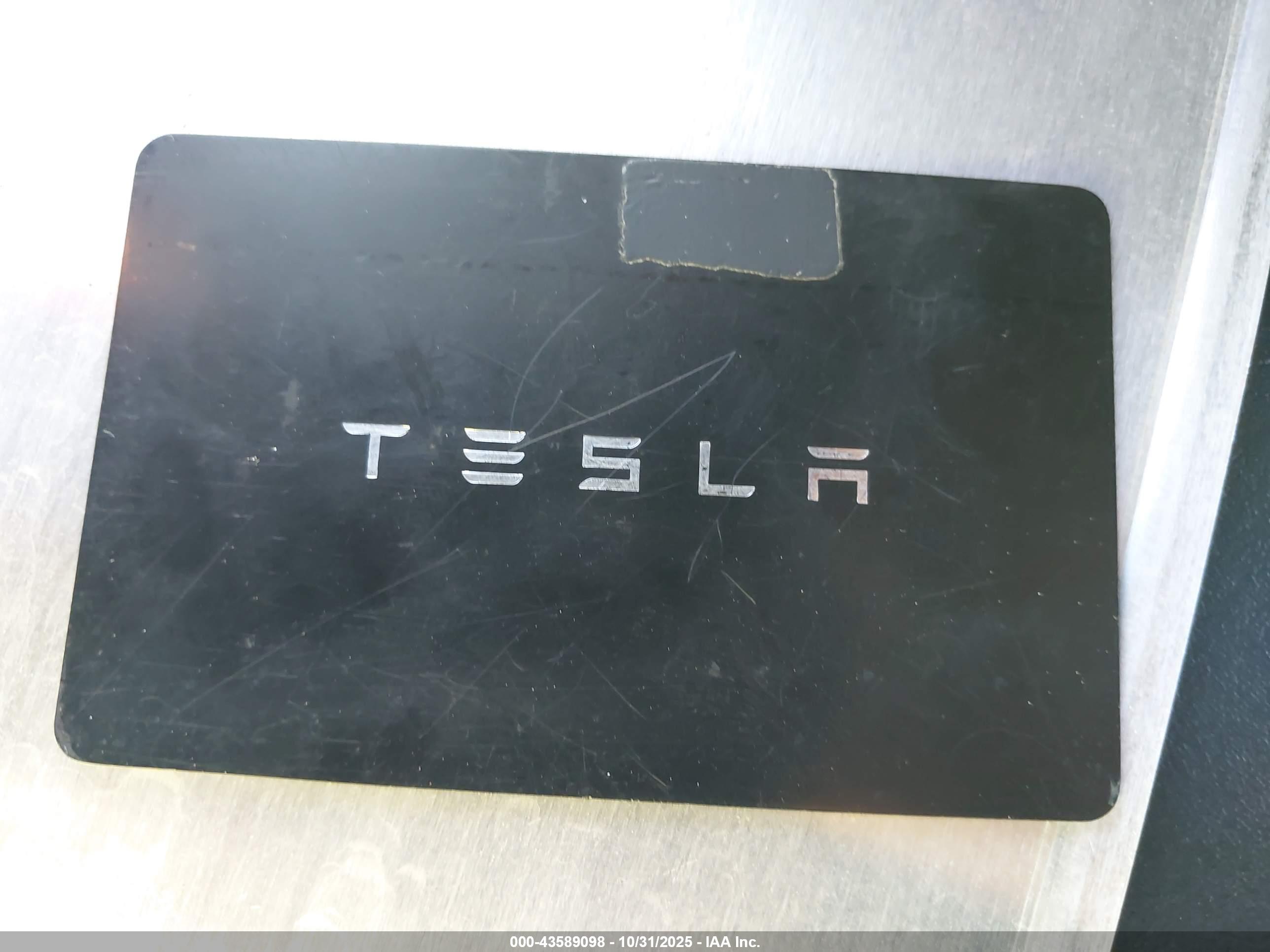 TESLA MODEL image 11