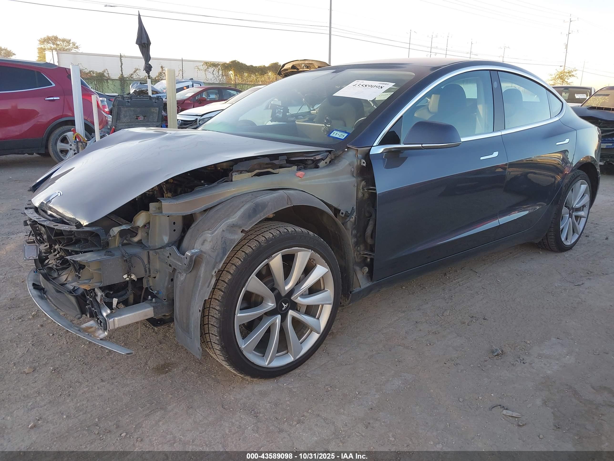 TESLA MODEL image 2