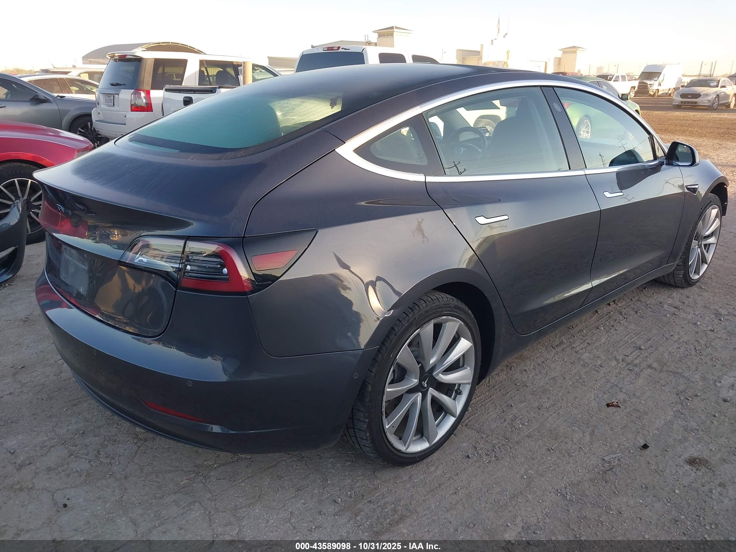 TESLA MODEL image 4