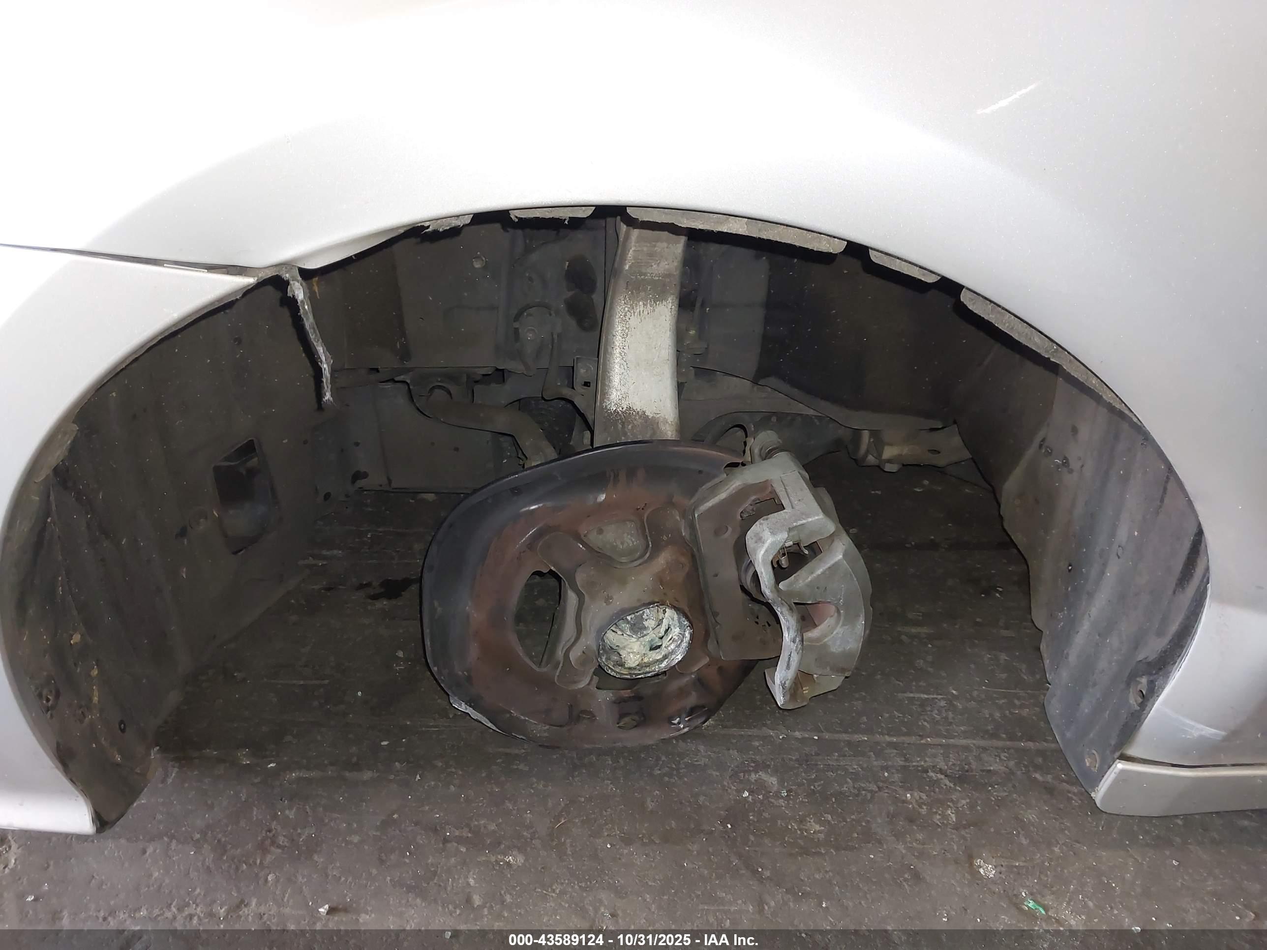 LEXUS IS image 6