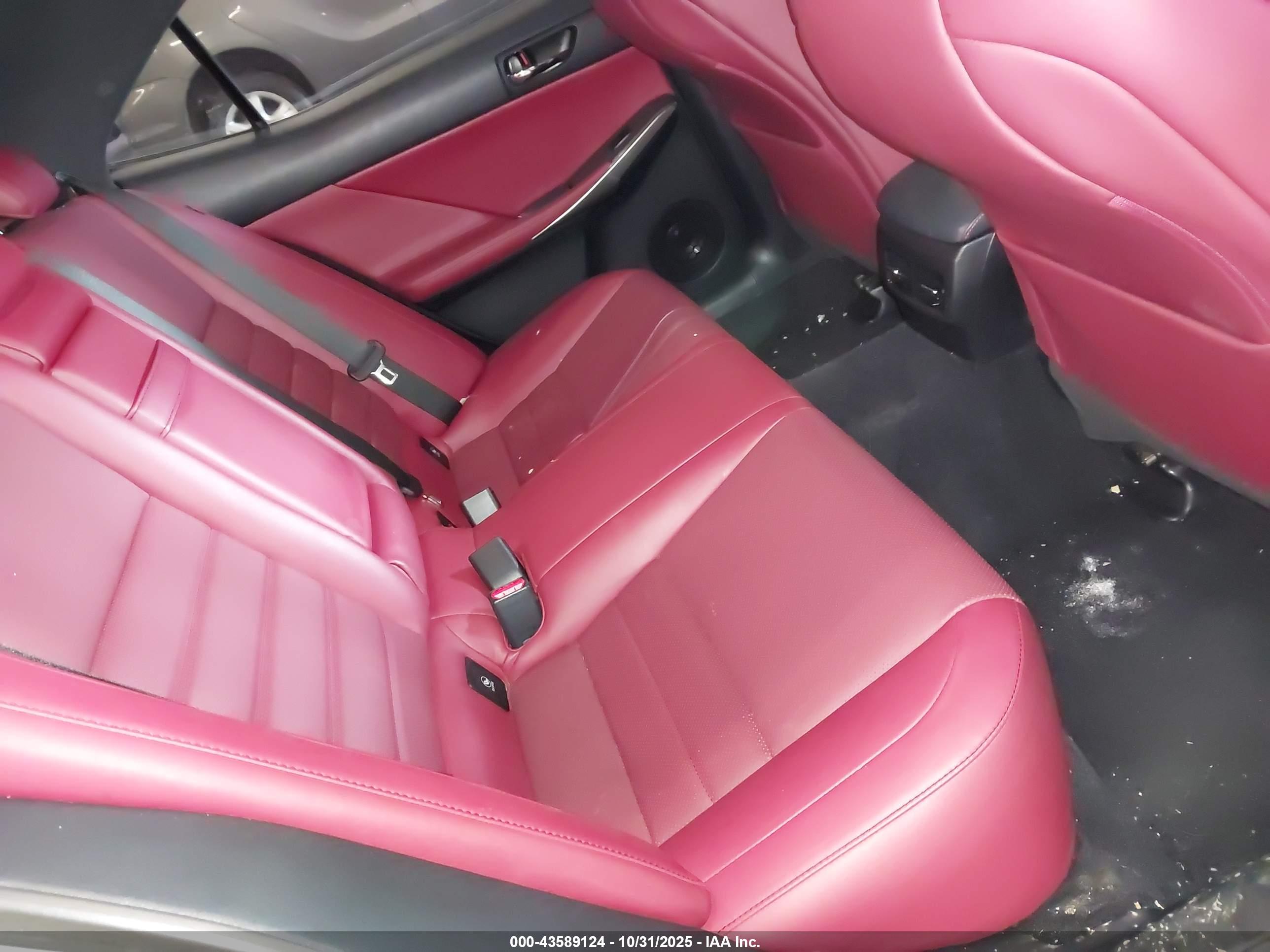 LEXUS IS image 8