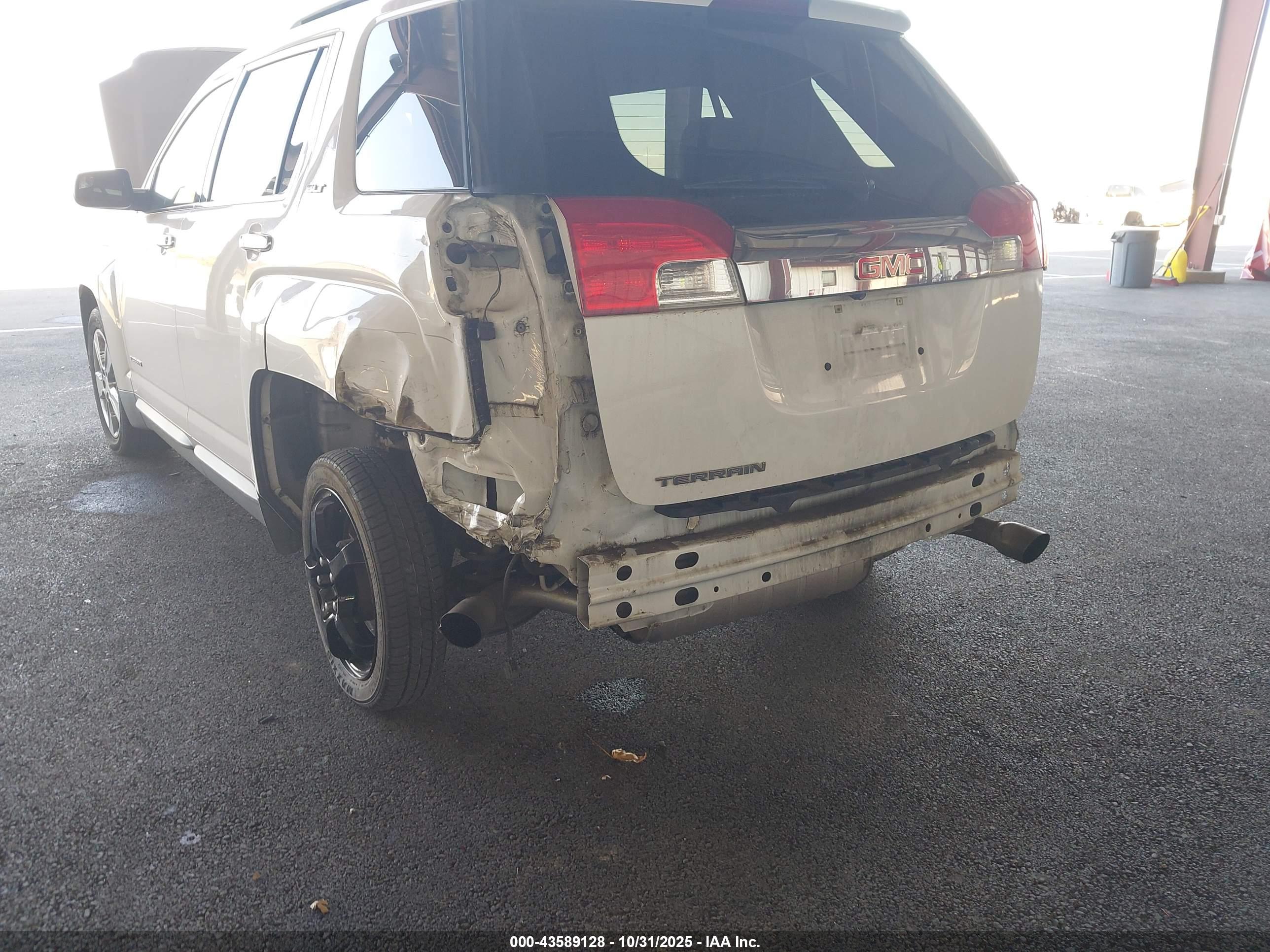 GMC TERRAIN image 6