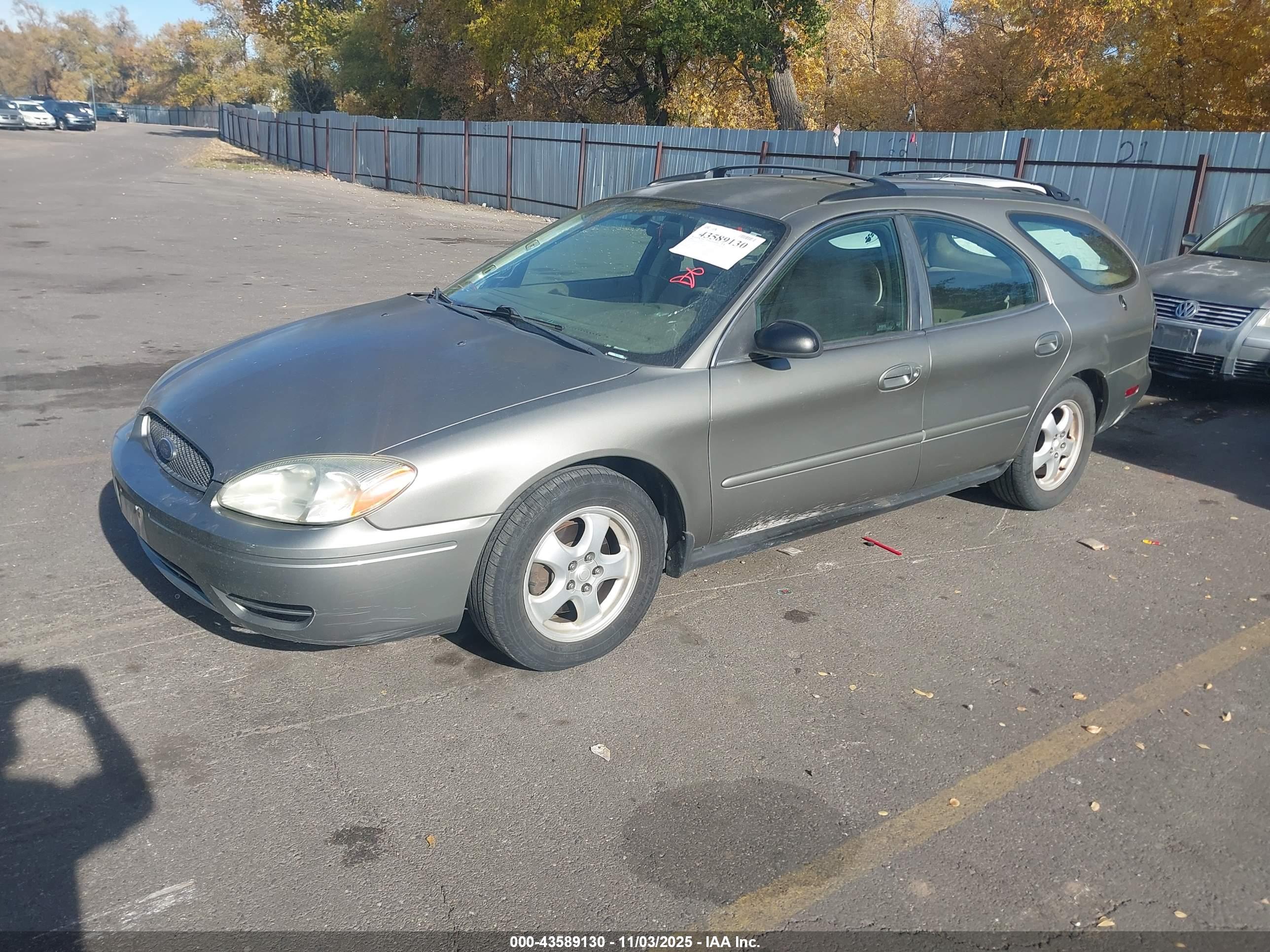 FORD TAURUS image 2
