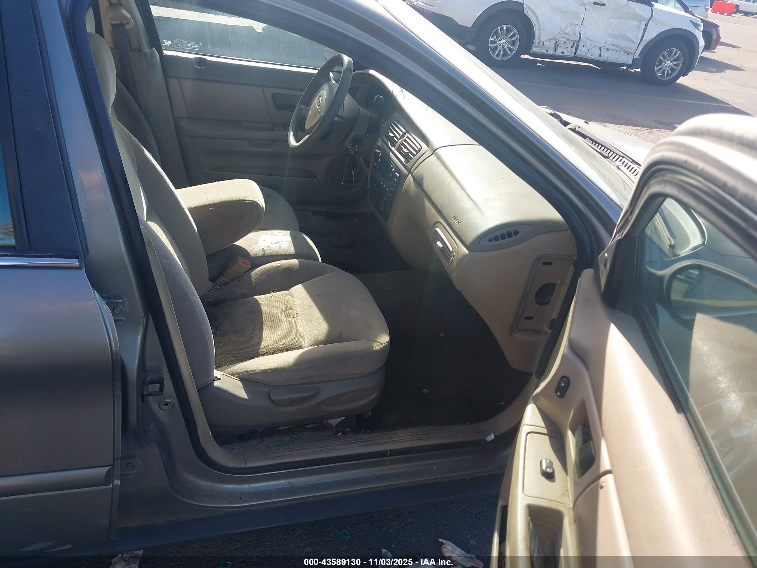 FORD TAURUS image 5