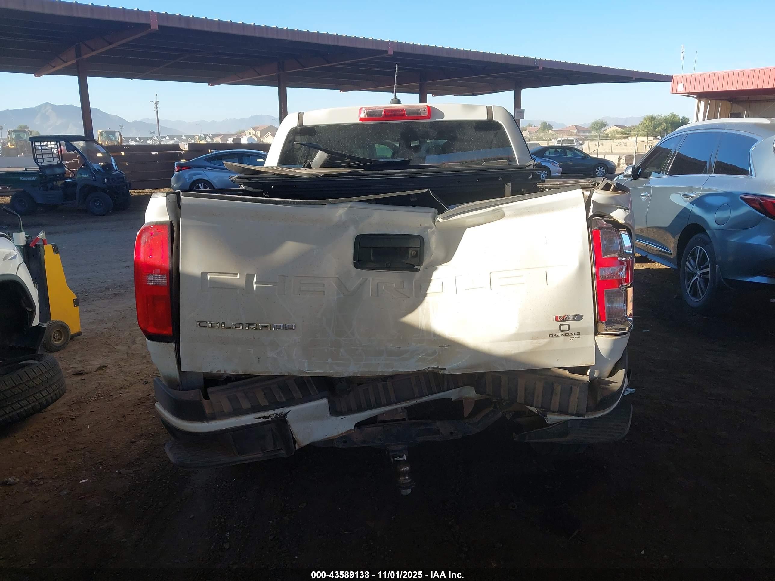 CHEVROLET COLORADO image 6