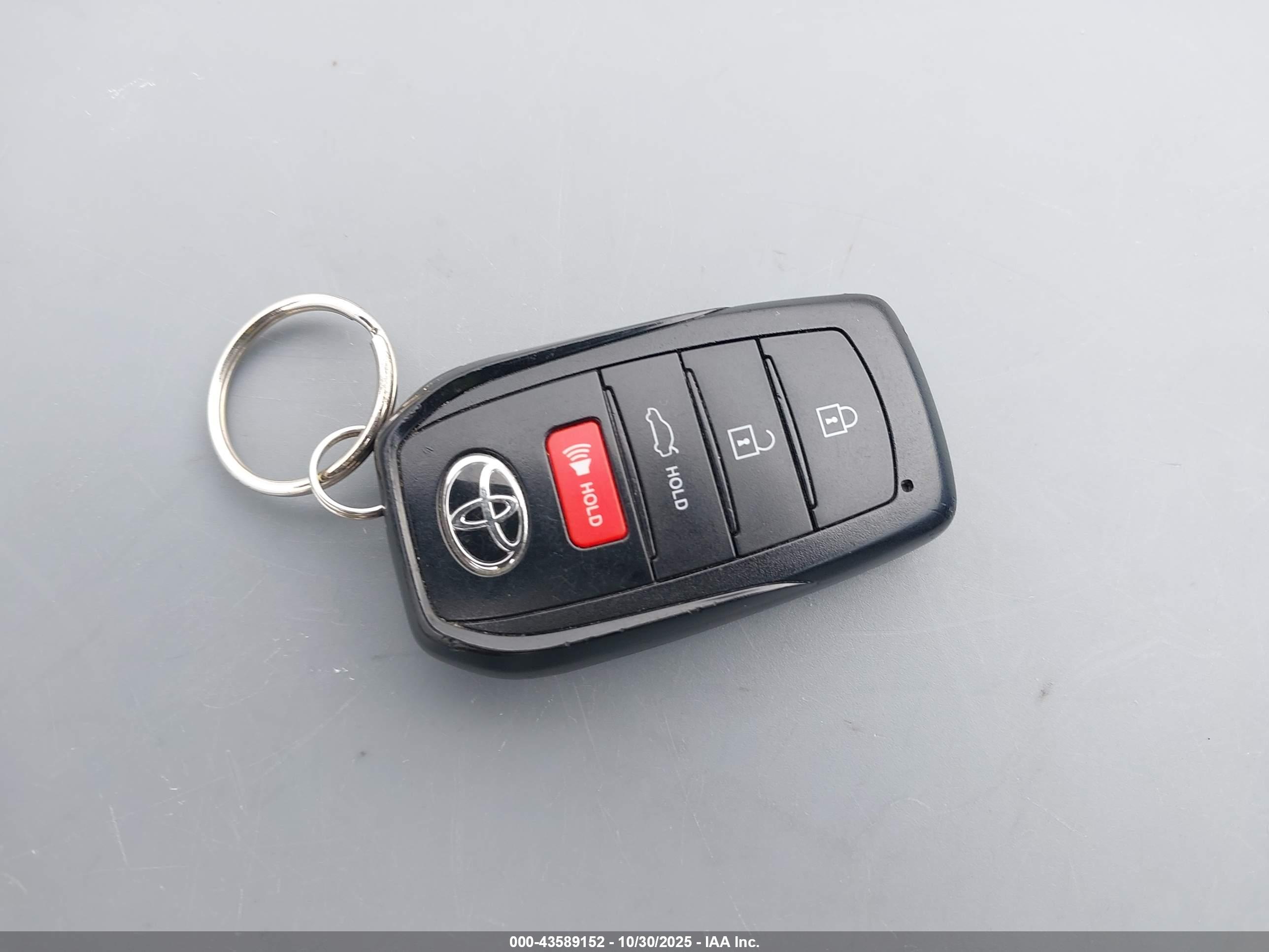 TOYOTA COROLLA image 11