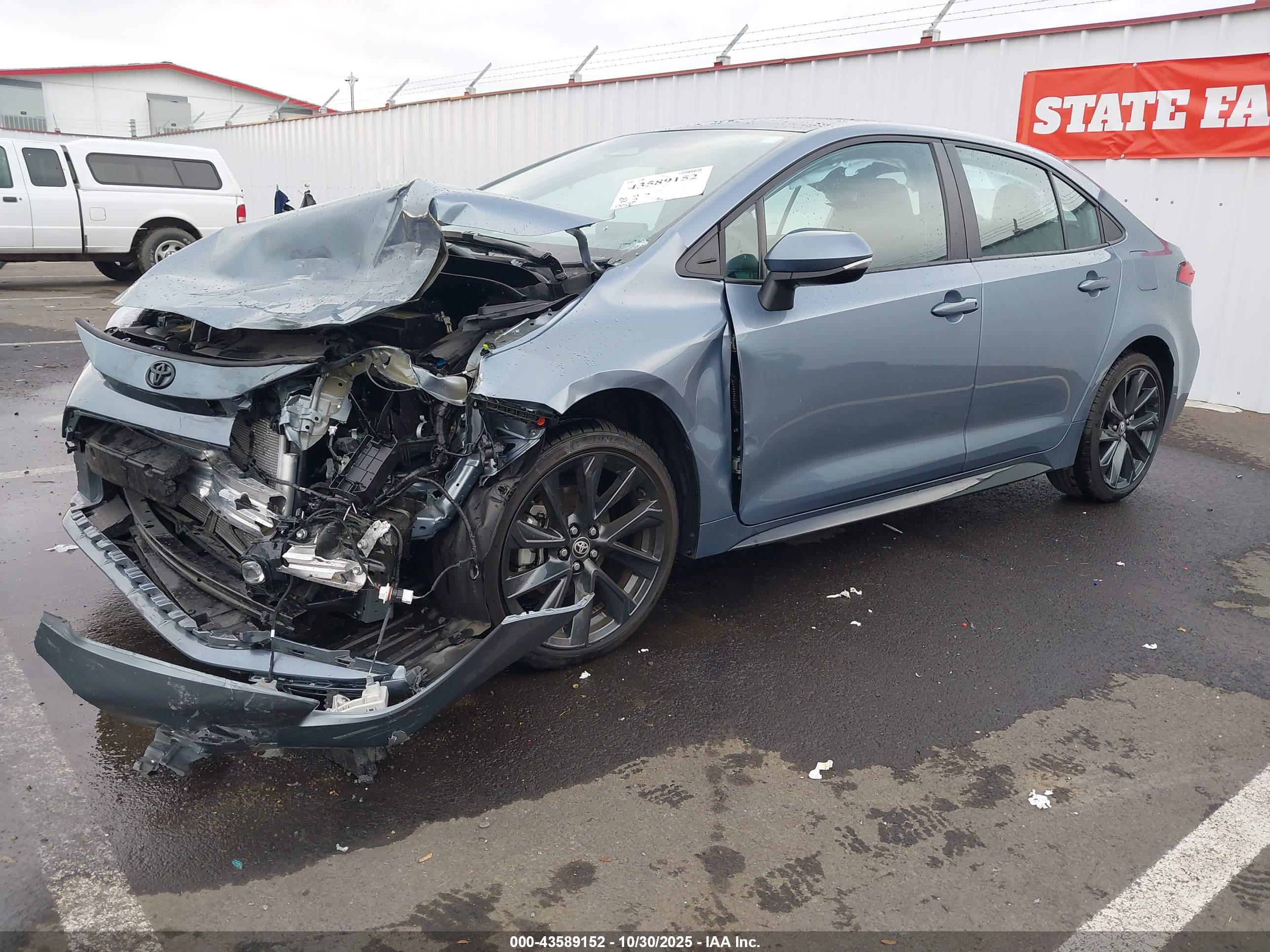 TOYOTA COROLLA image 2
