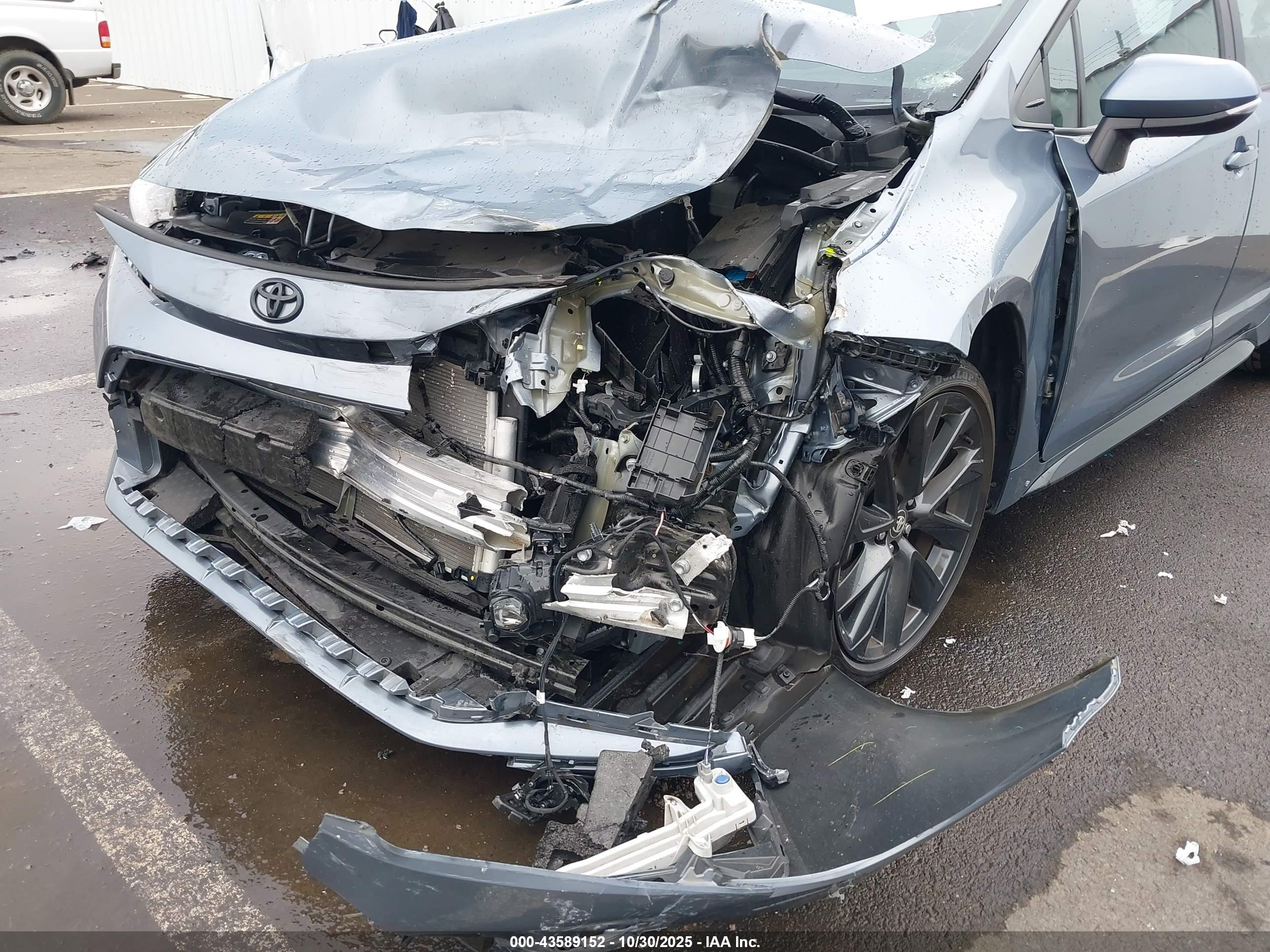 TOYOTA COROLLA image 6