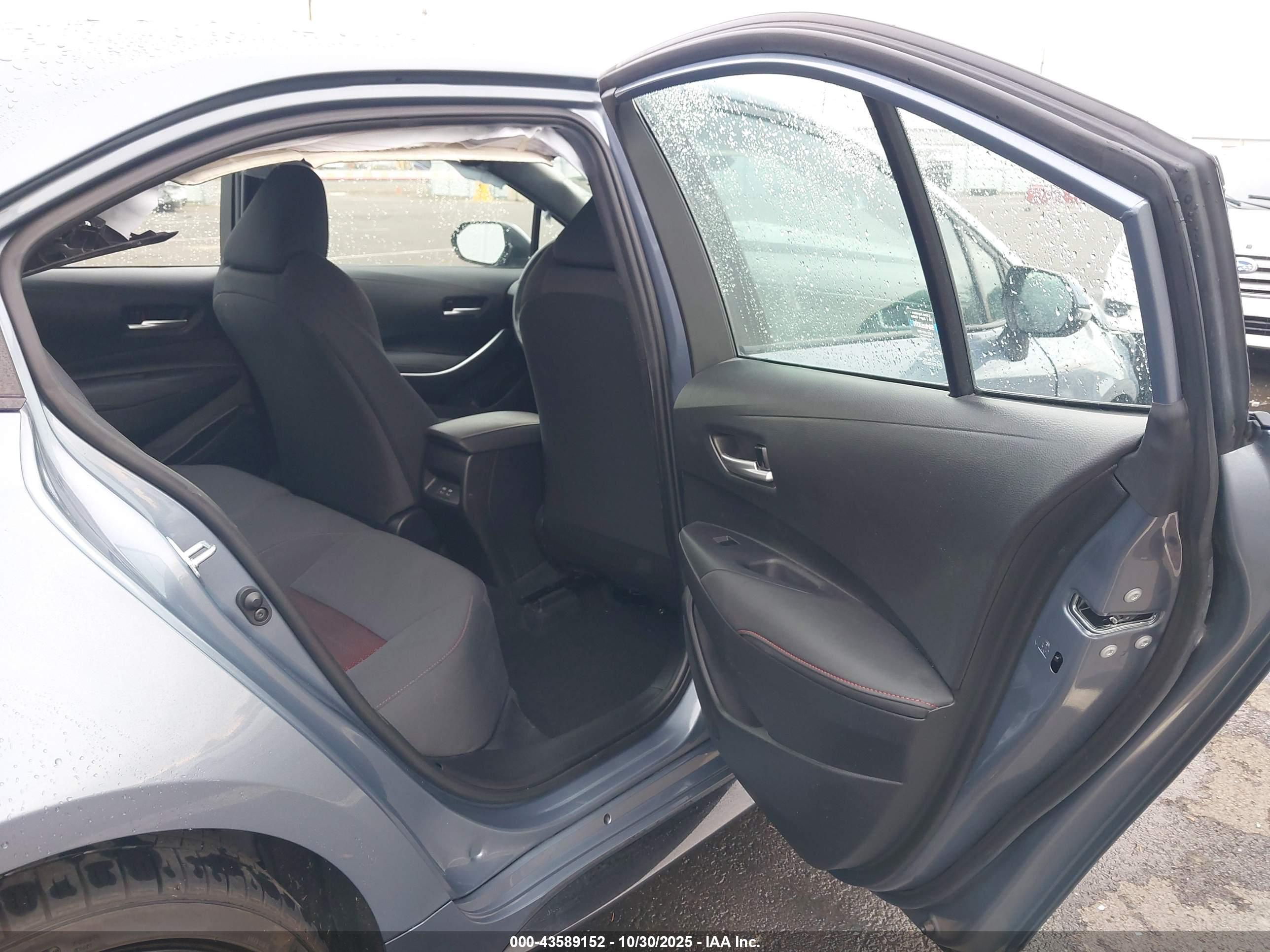 TOYOTA COROLLA image 8