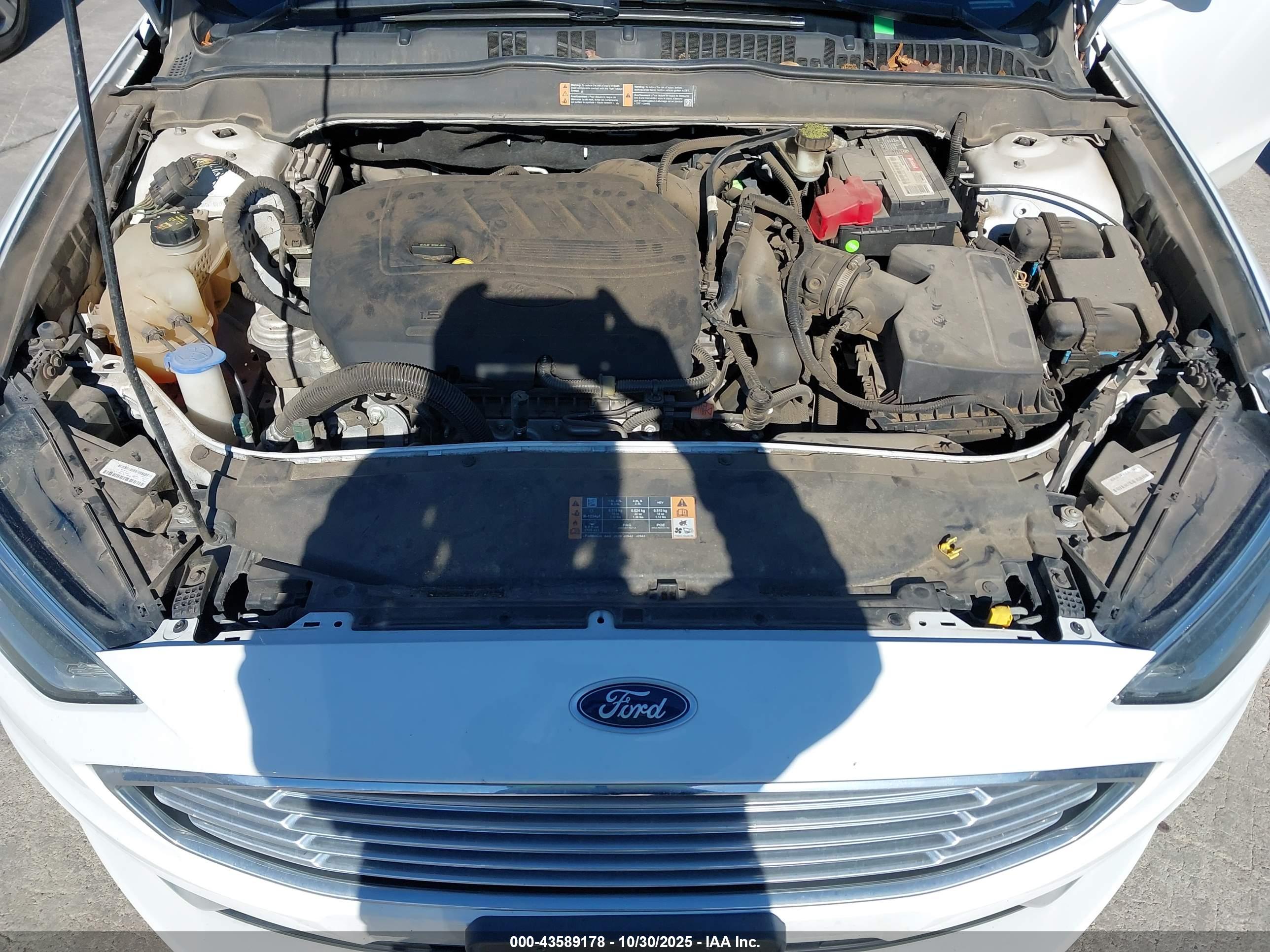 FORD FUSION image 10