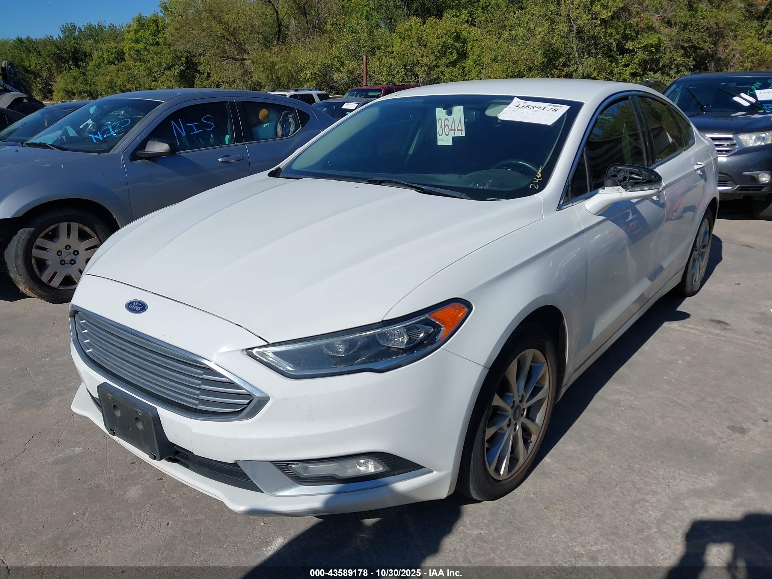 FORD FUSION image 2