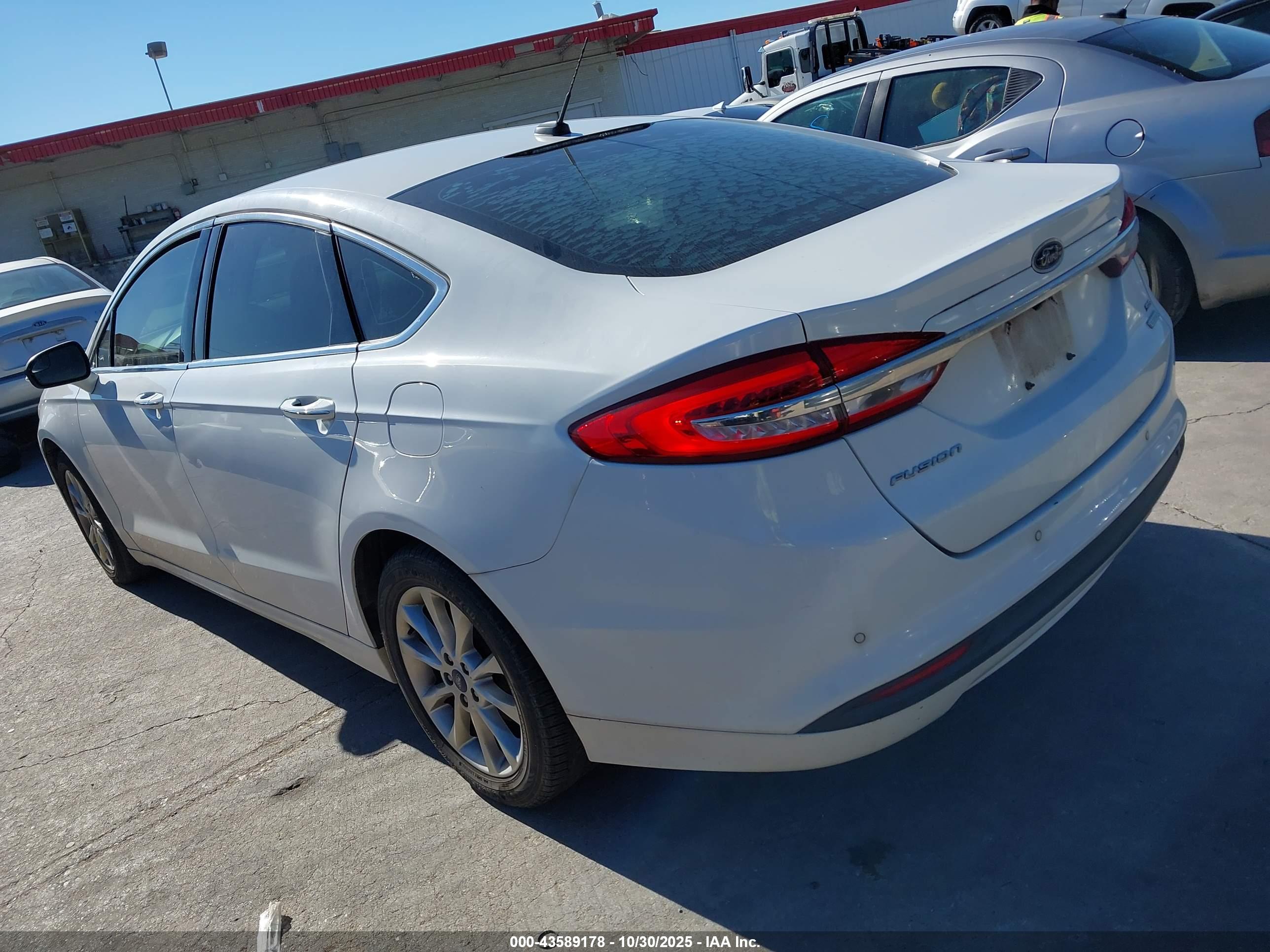 FORD FUSION image 3