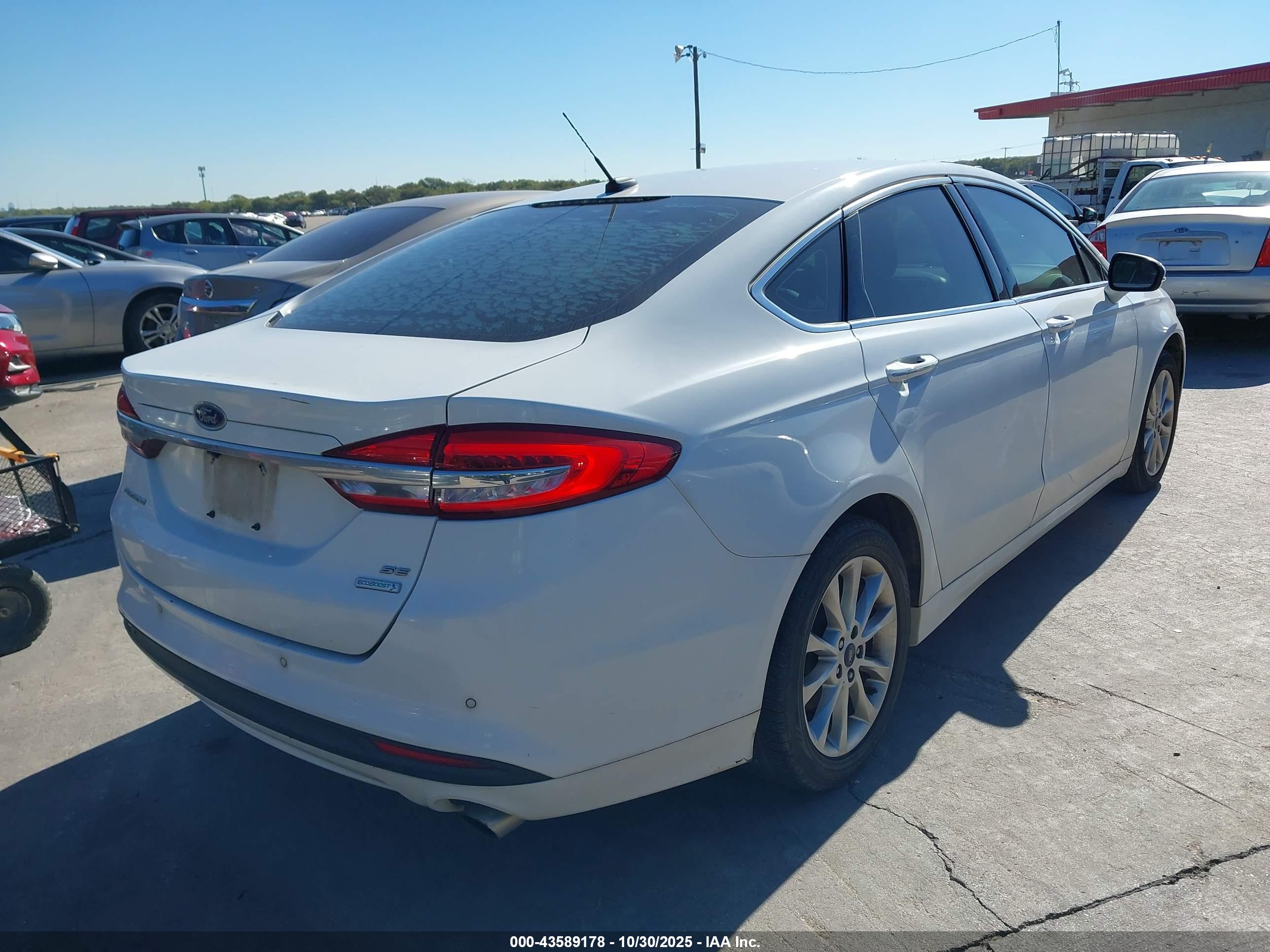FORD FUSION image 4