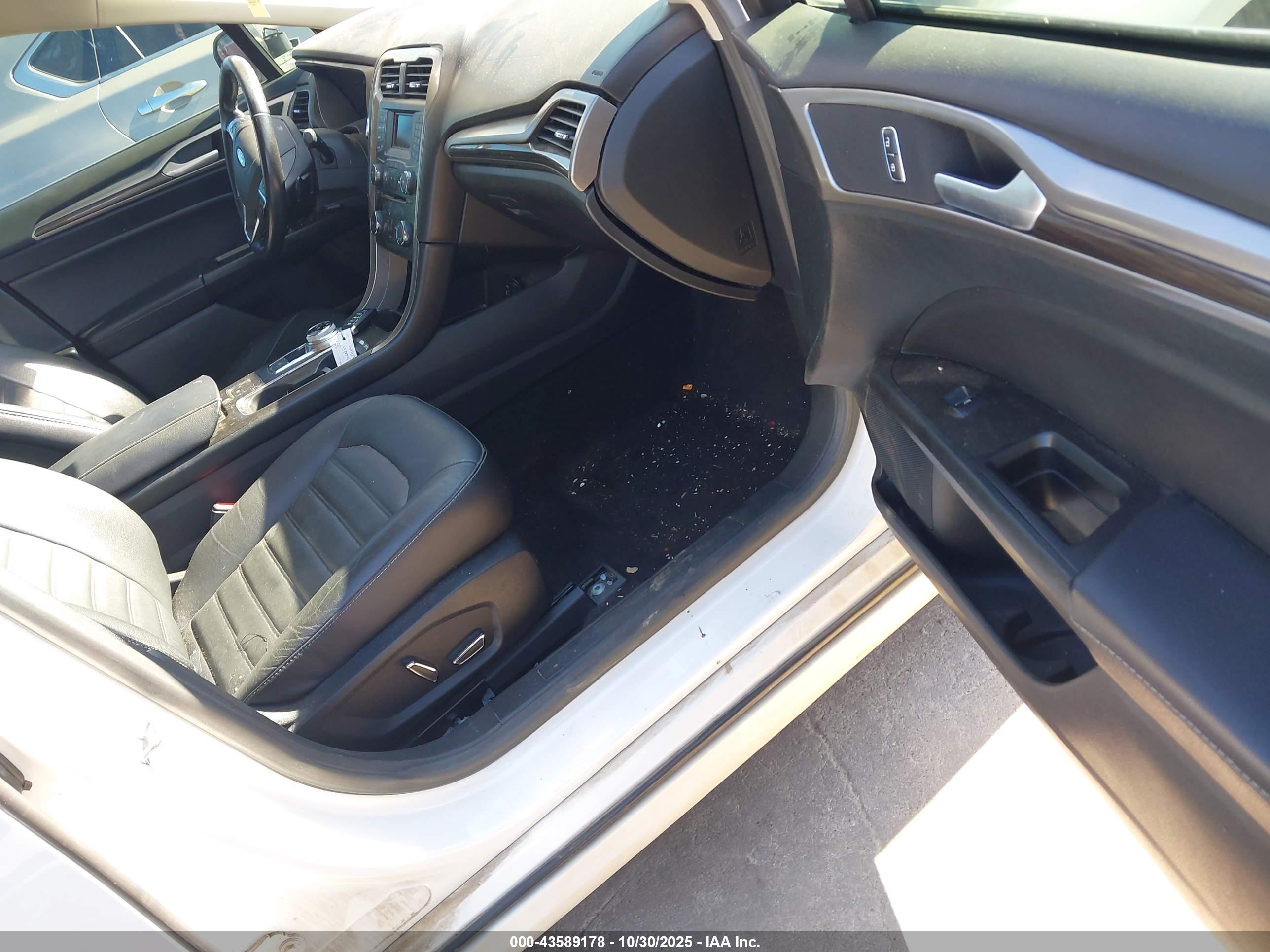FORD FUSION image 5