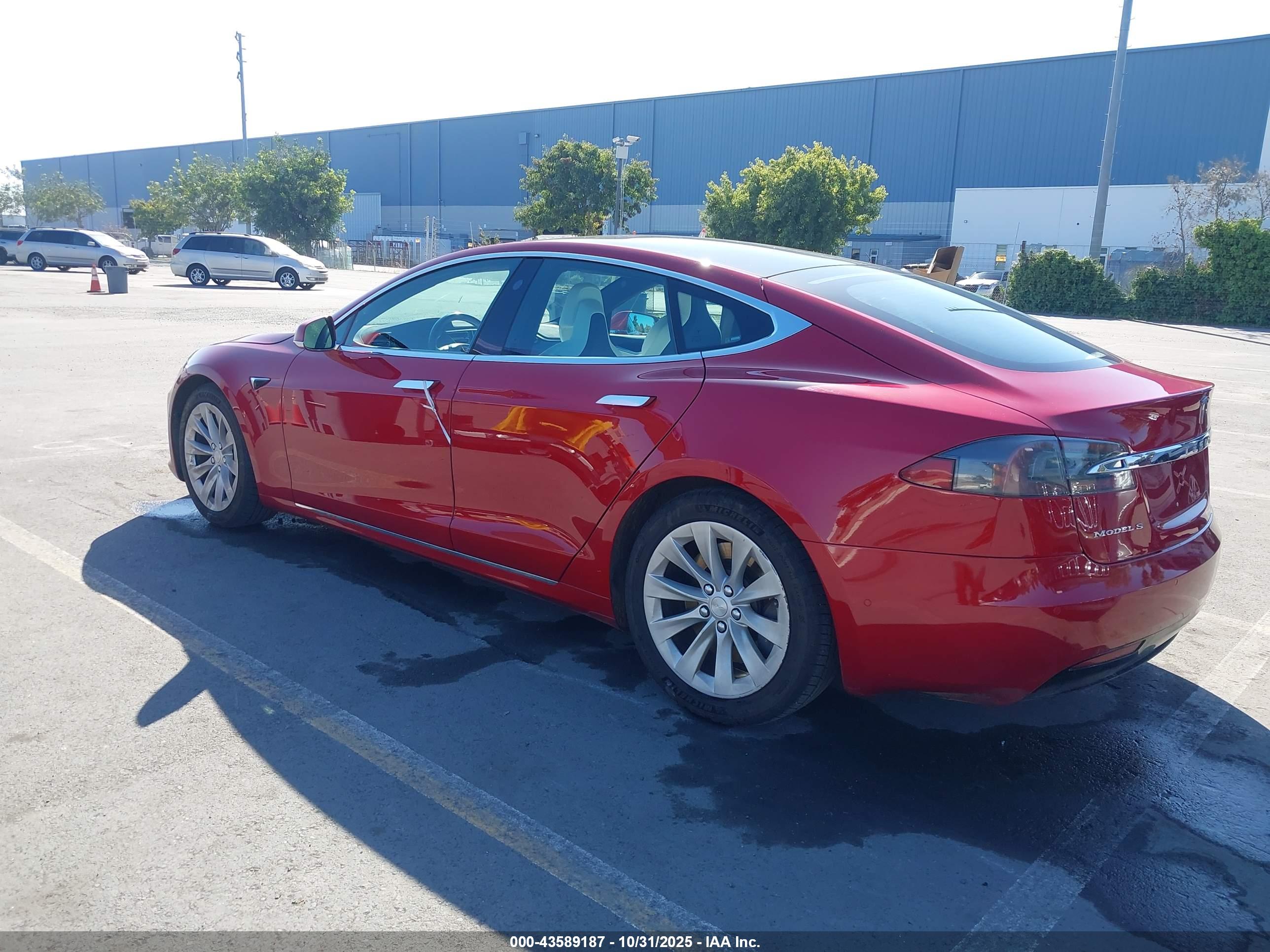 TESLA MODEL image 3