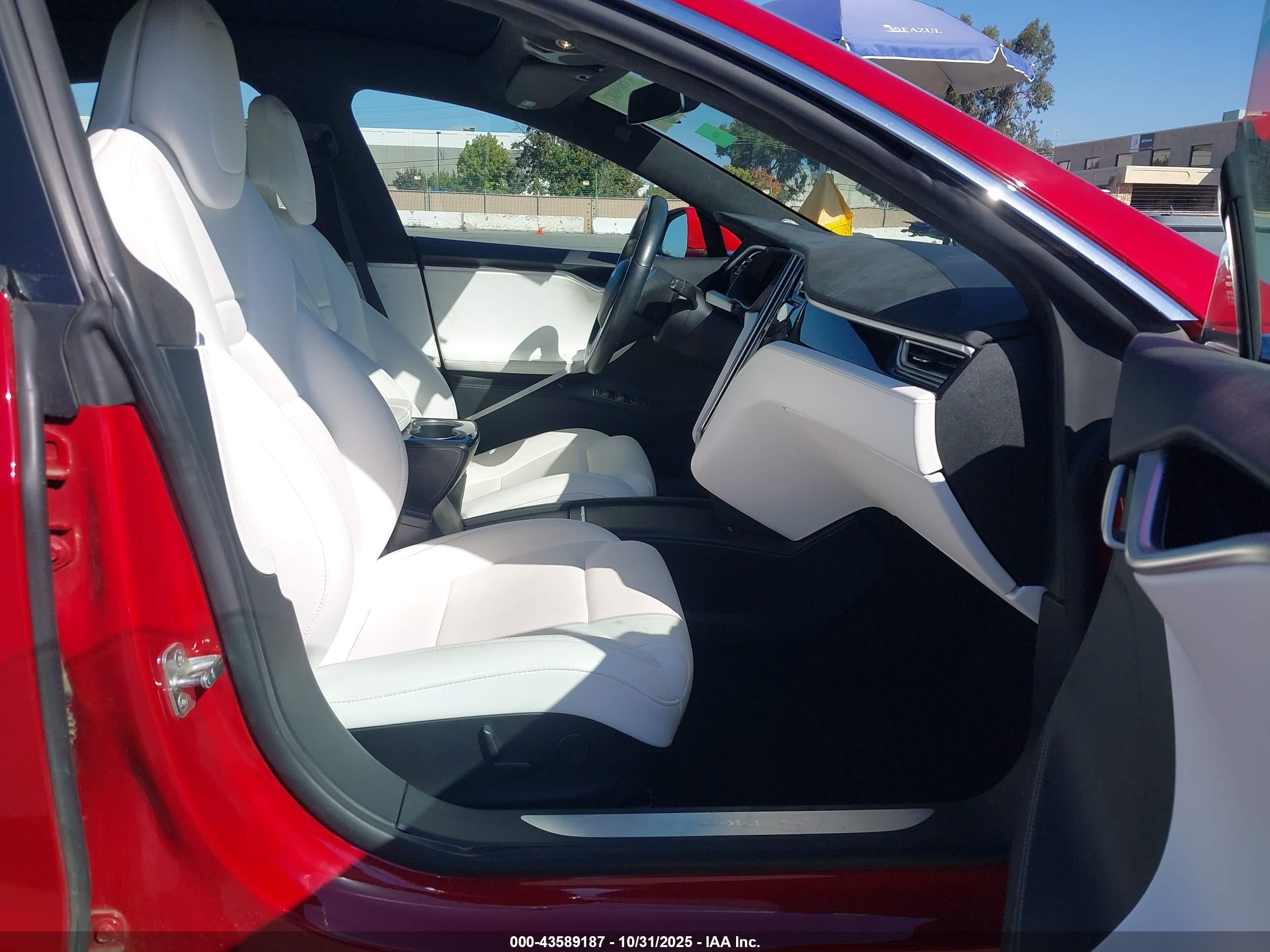 TESLA MODEL image 5