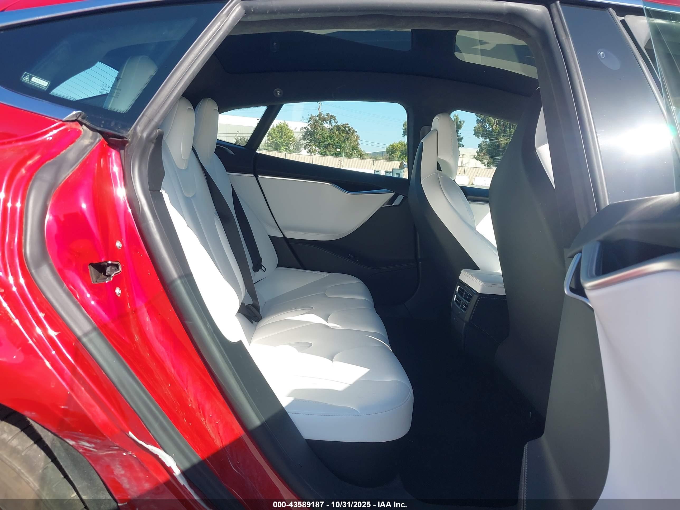 TESLA MODEL image 8
