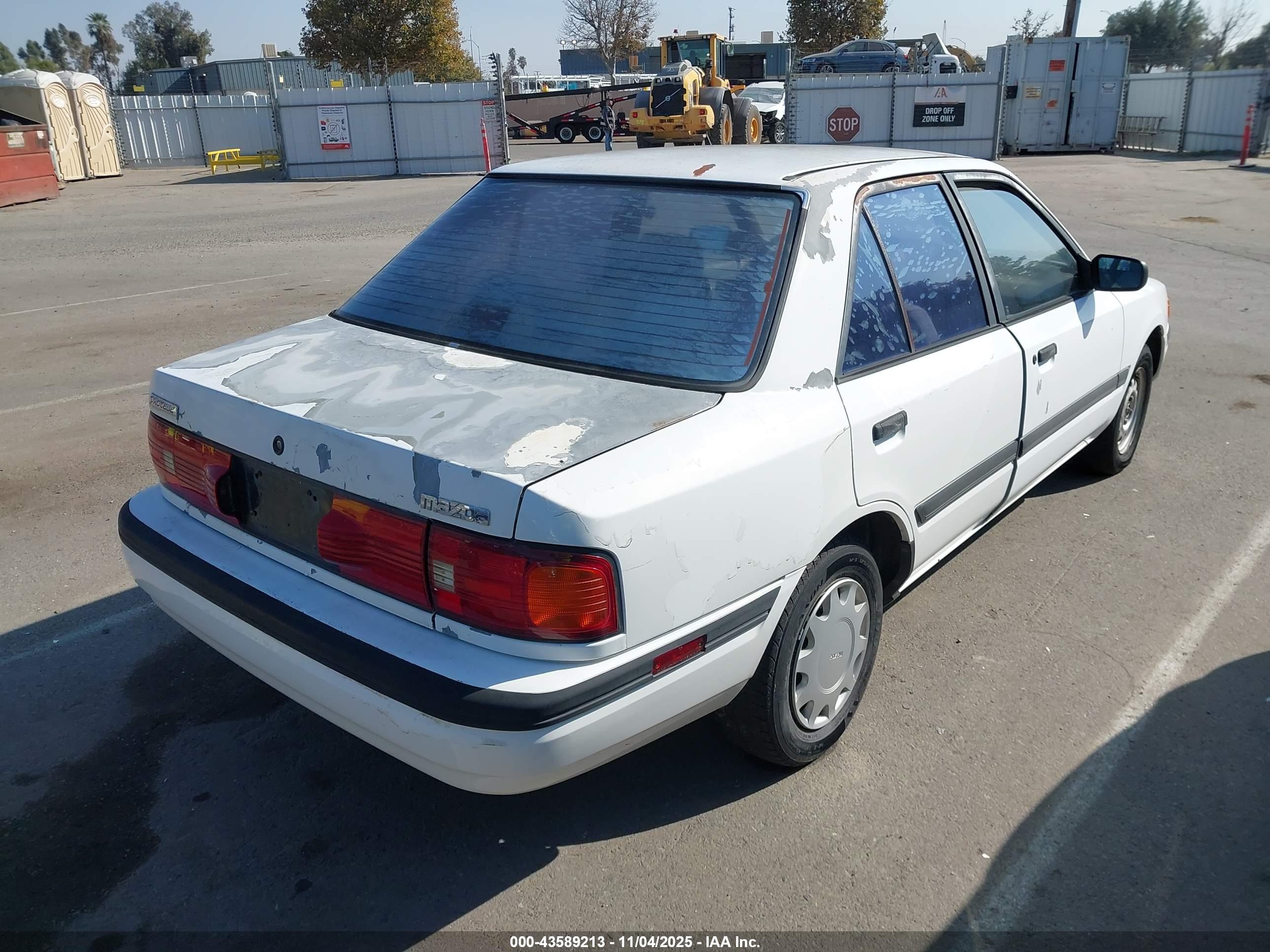 MAZDA PROTEGE image 4