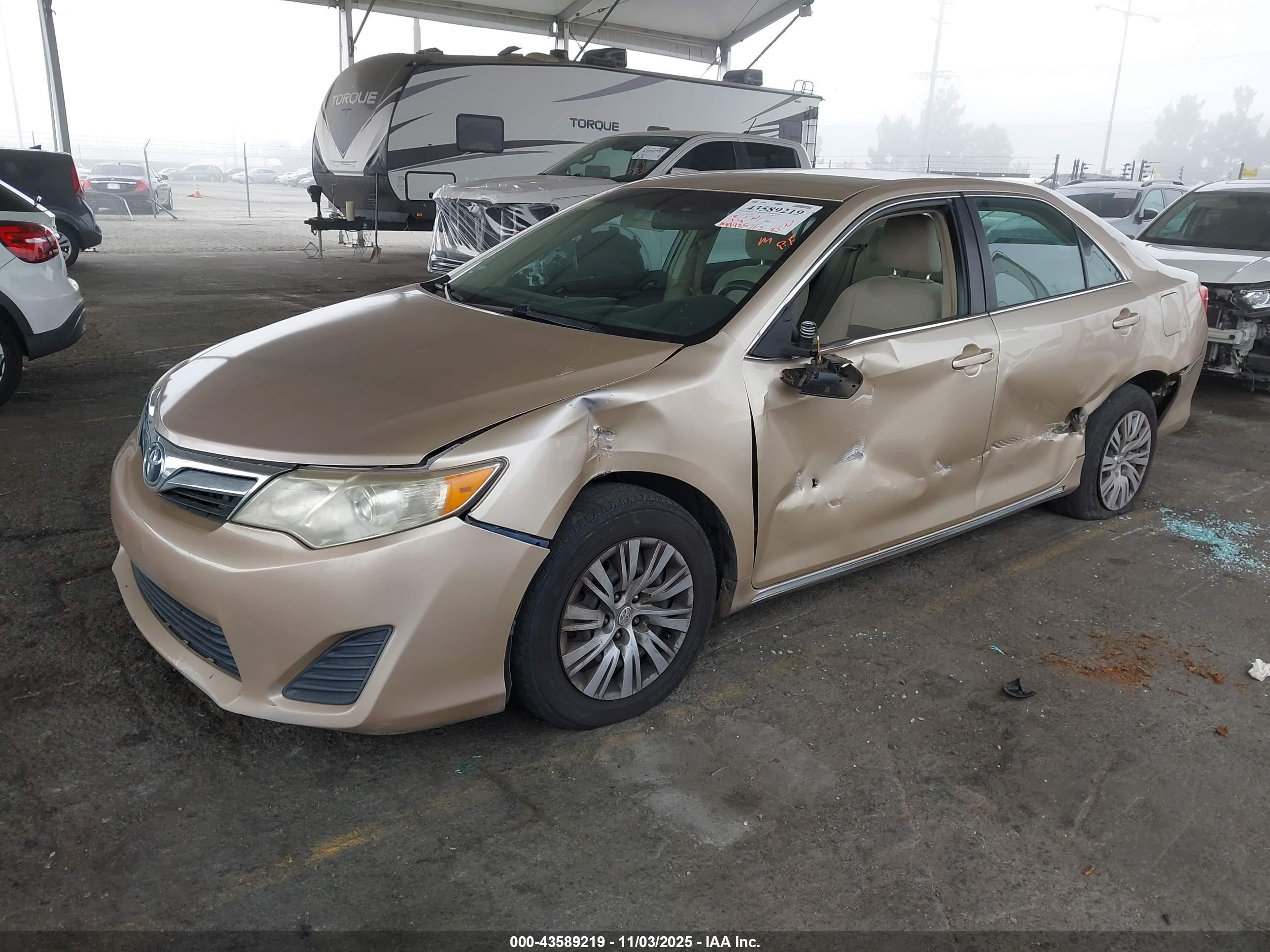 TOYOTA CAMRY image 2