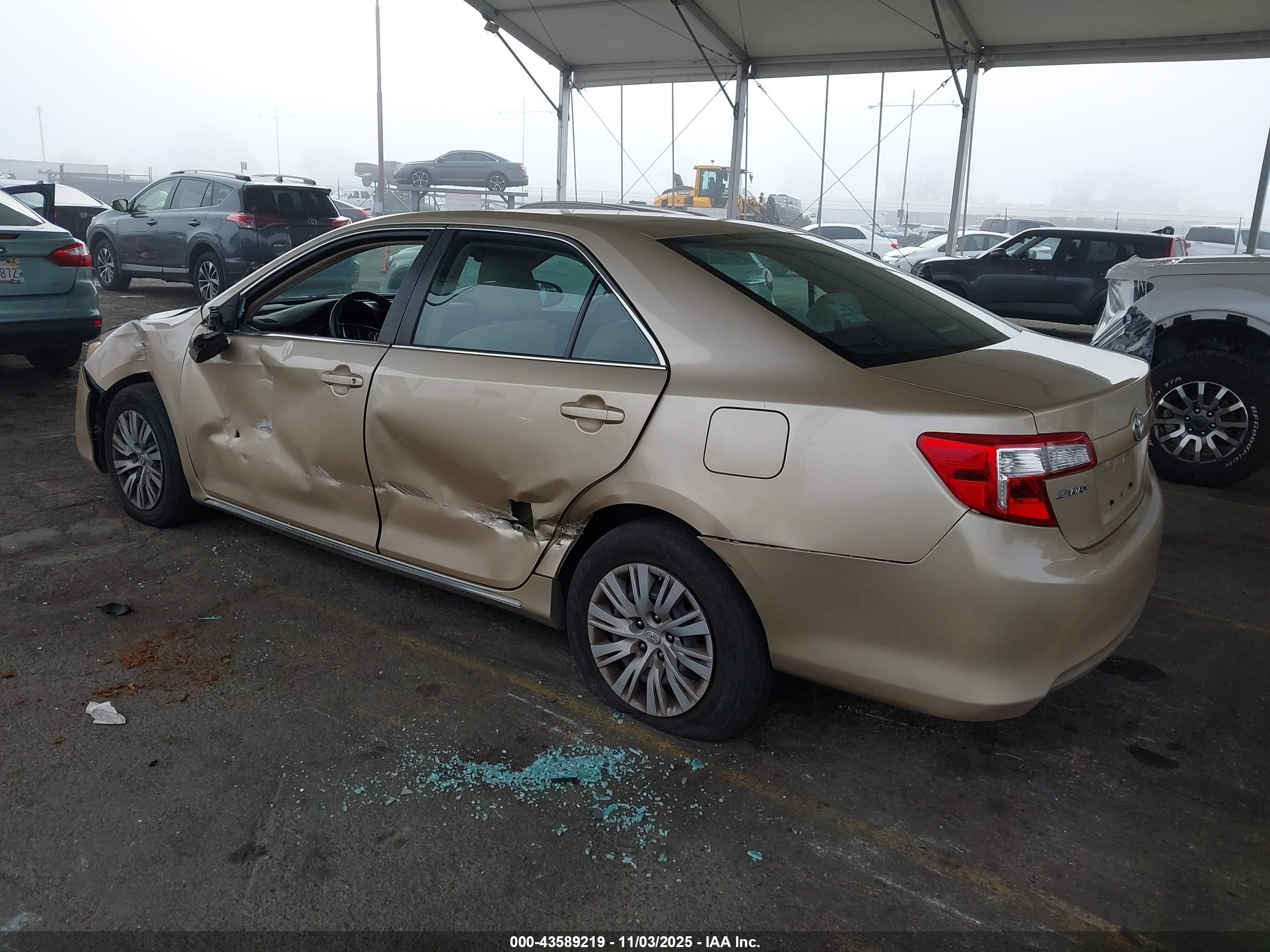 TOYOTA CAMRY image 3