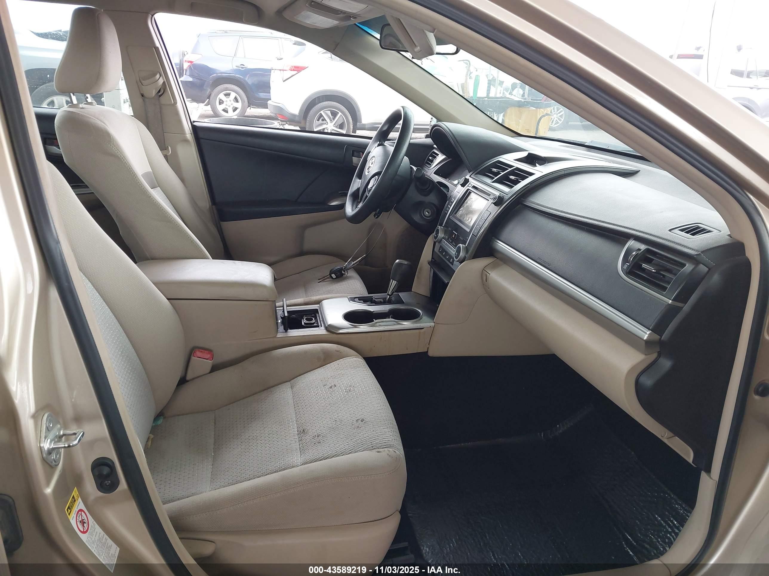 TOYOTA CAMRY image 5