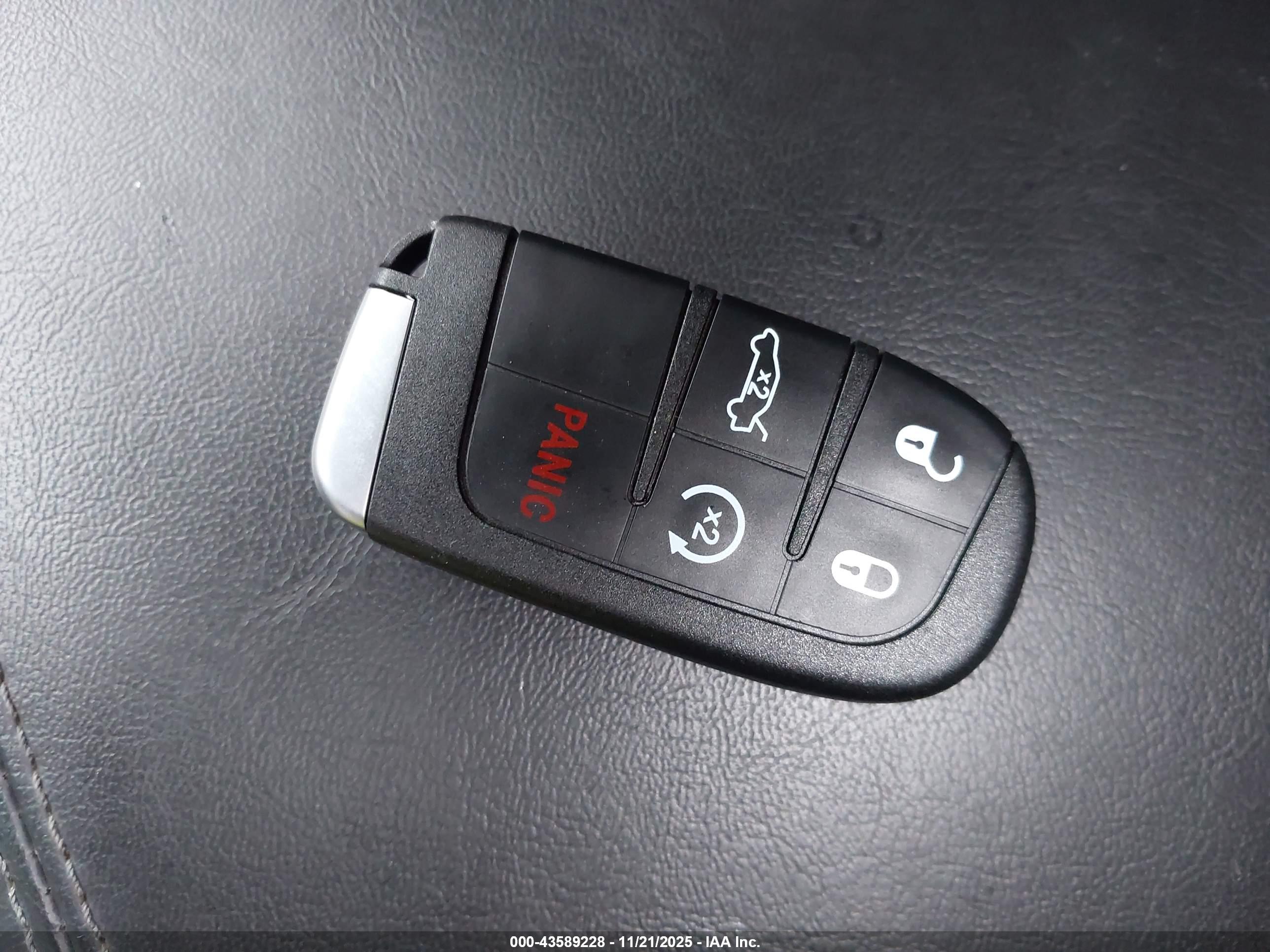 DODGE CHALLENGER image 11