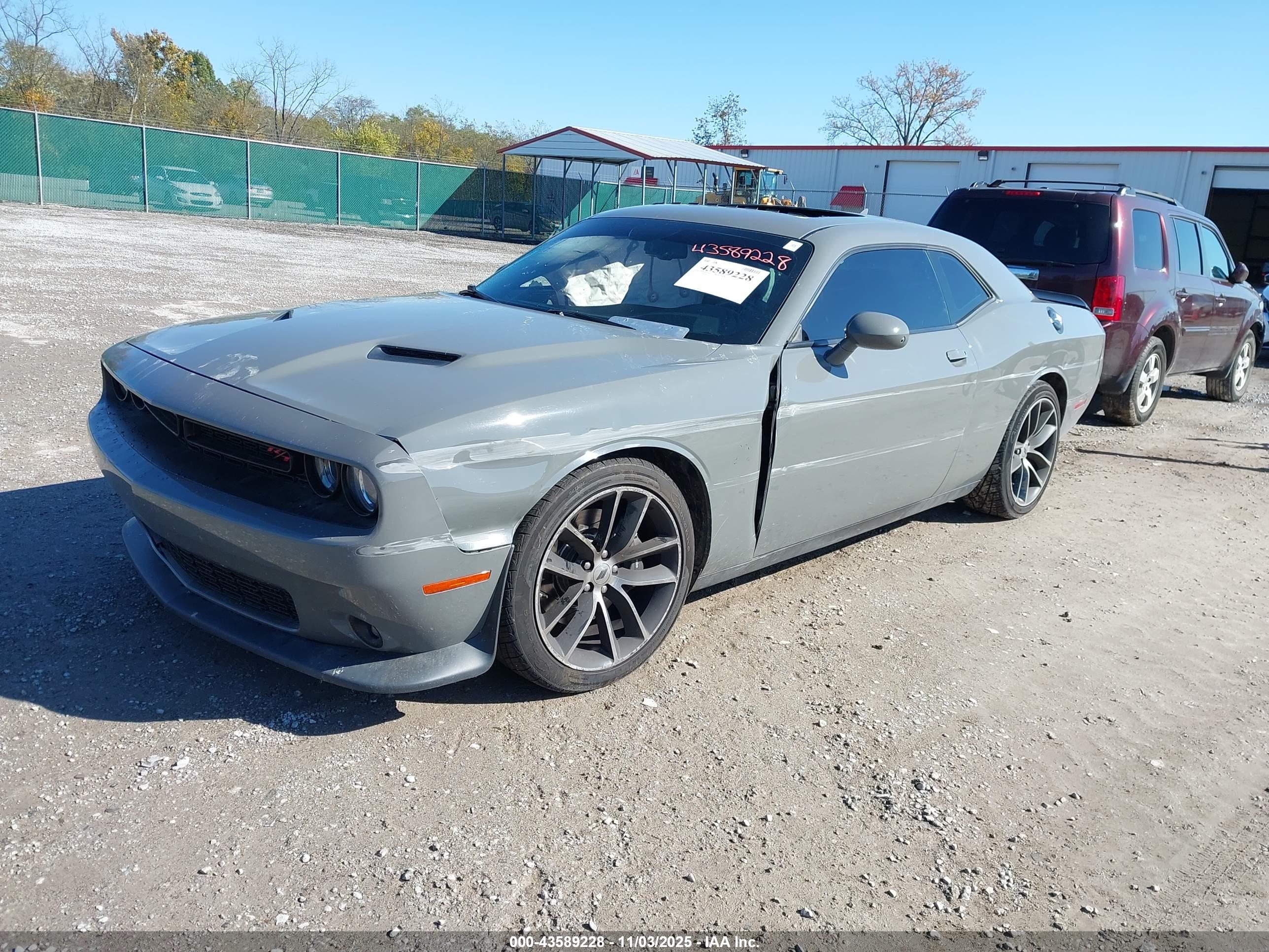 DODGE CHALLENGER image 2