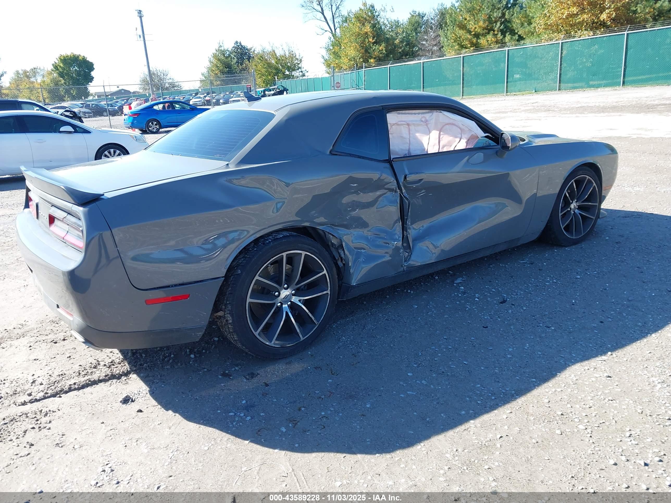 DODGE CHALLENGER image 4