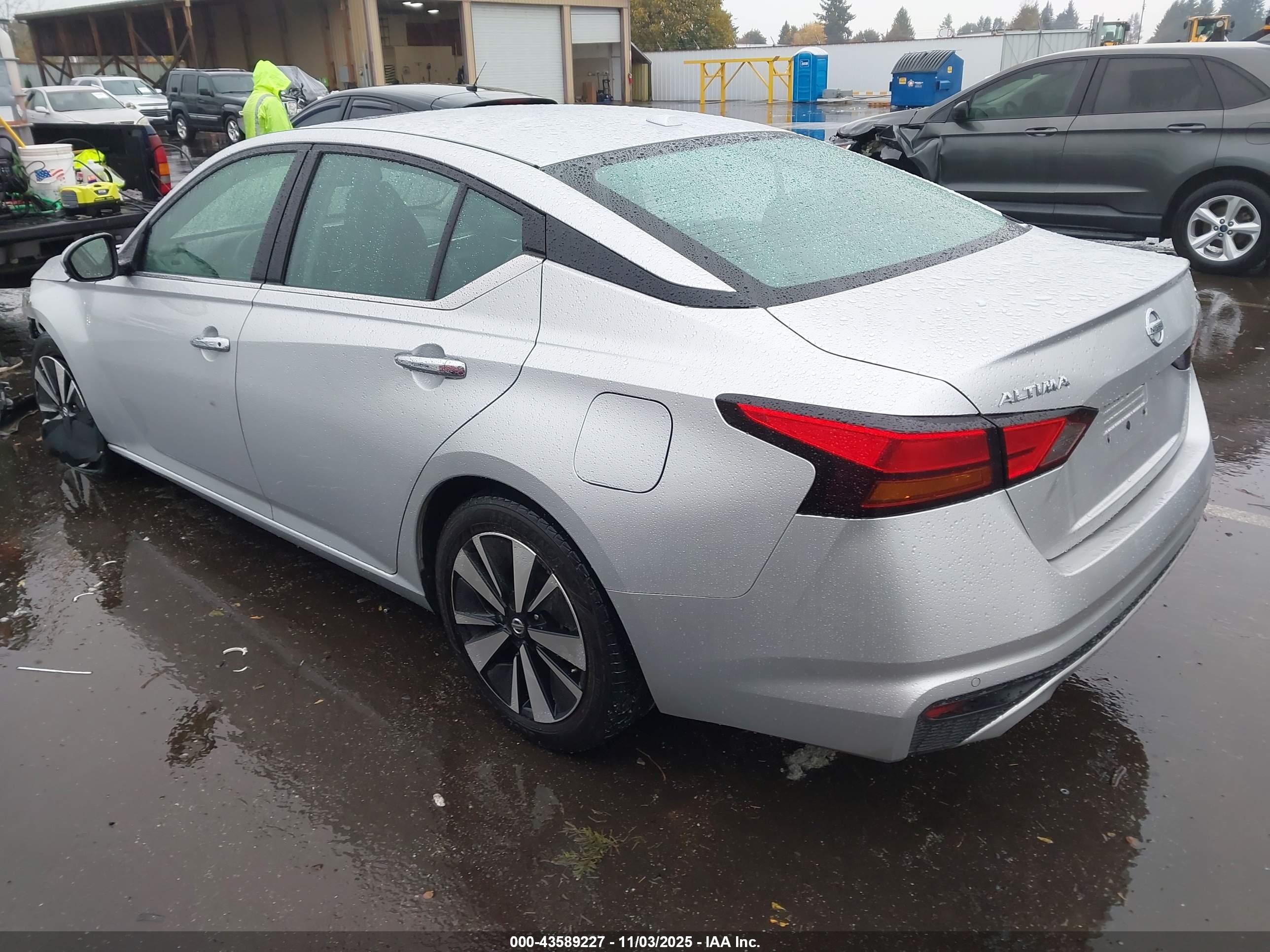NISSAN ALTIMA image 3