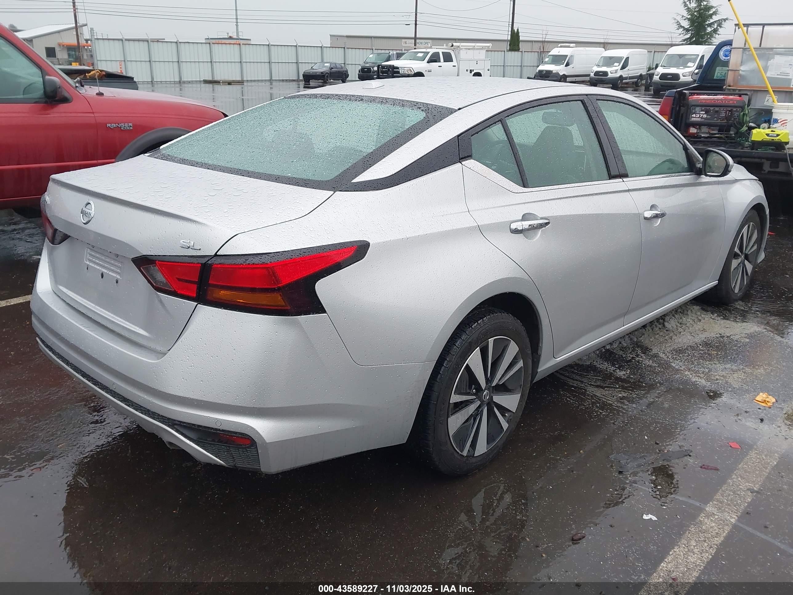 NISSAN ALTIMA image 4