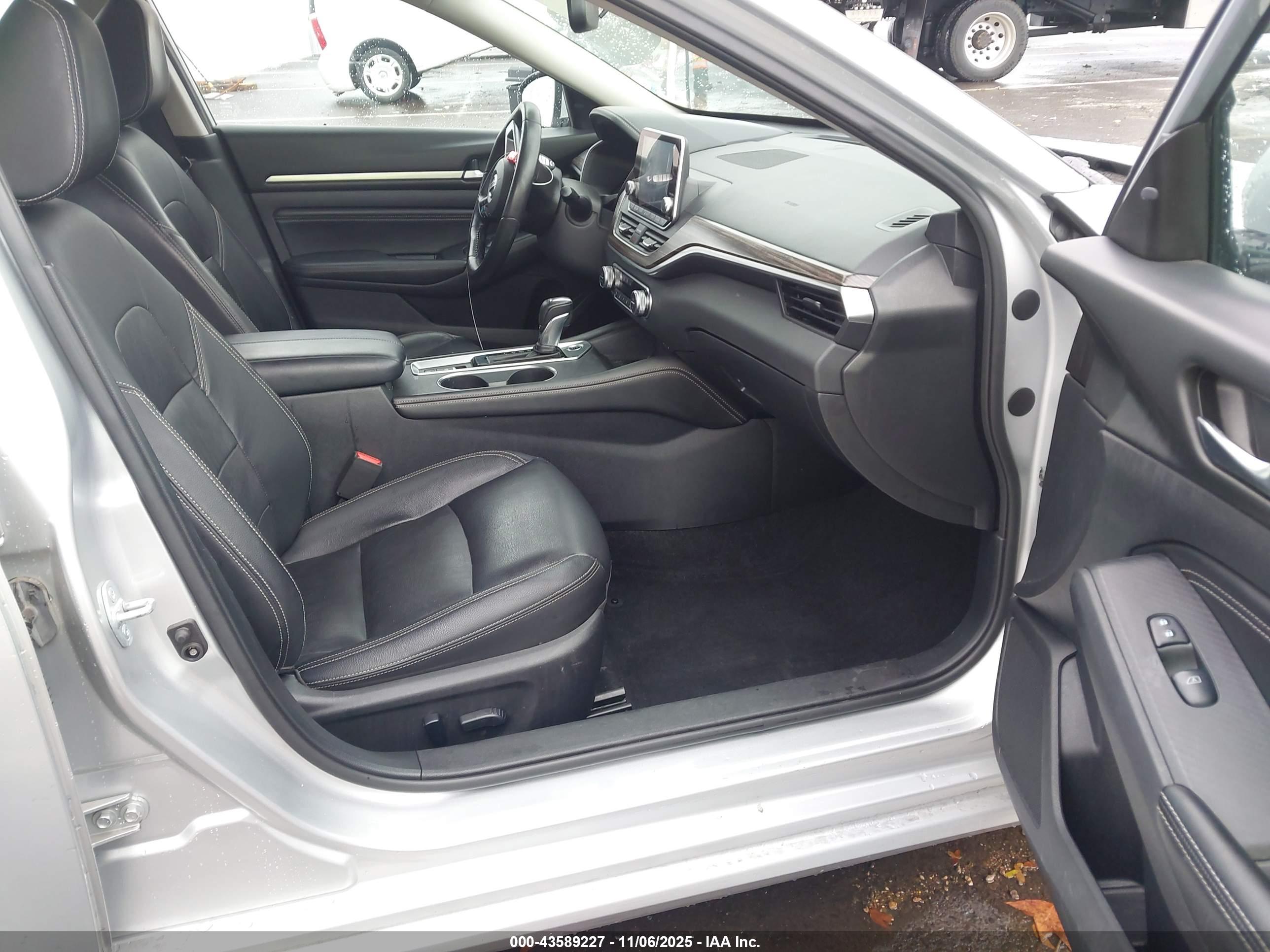 NISSAN ALTIMA image 5