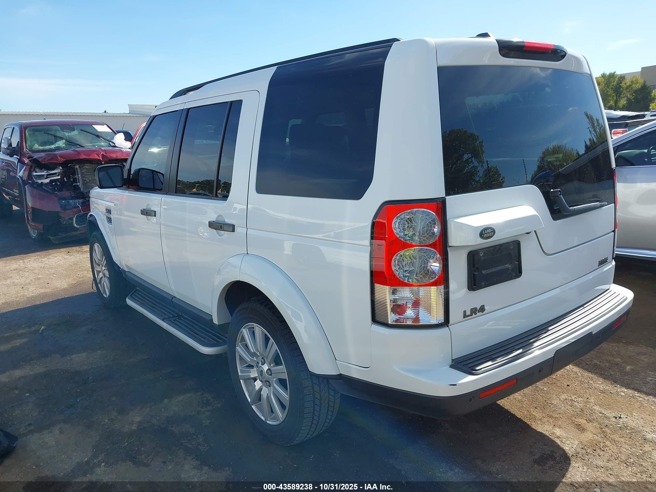 LAND ROVER image 3
