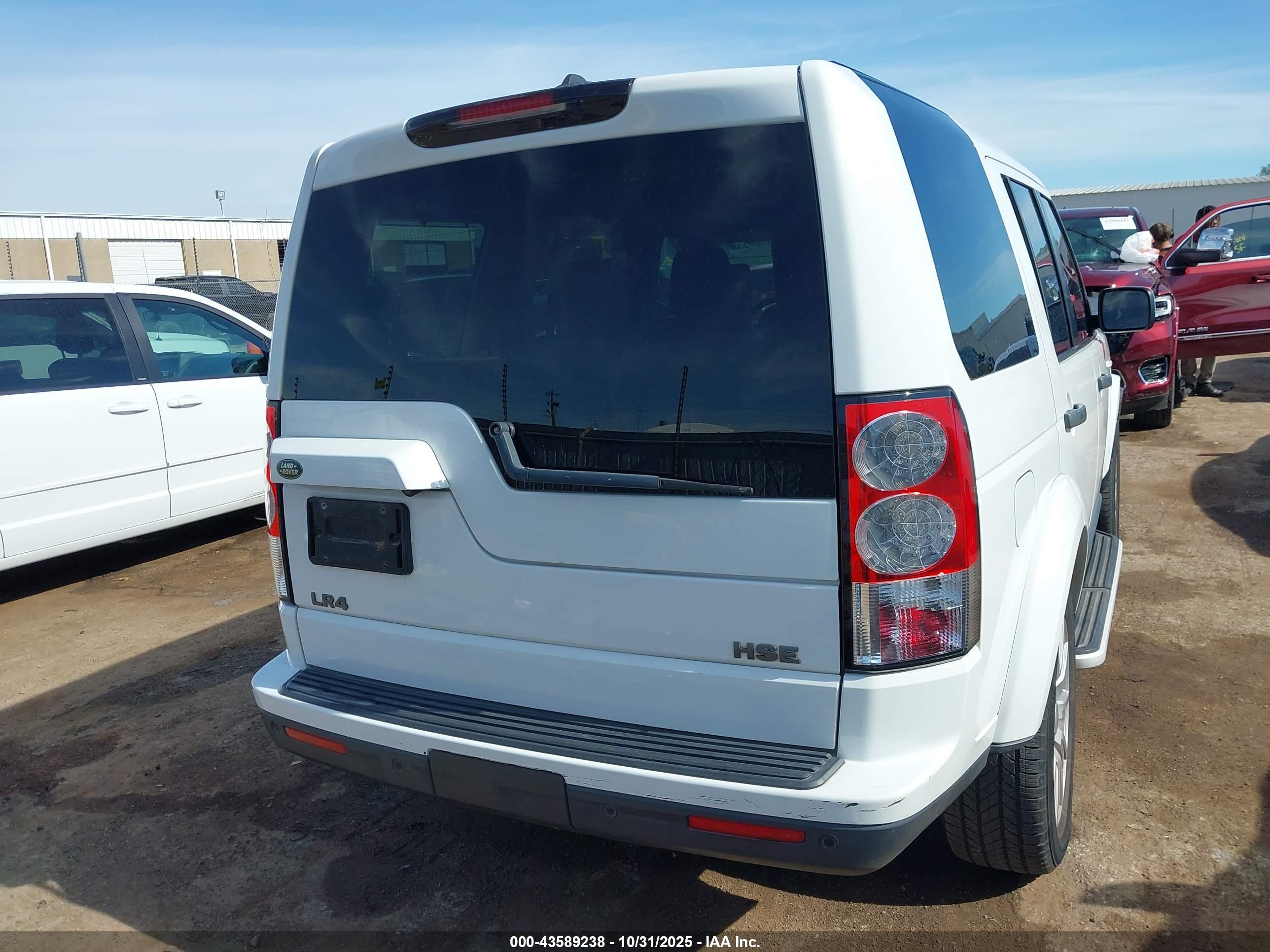 LAND ROVER image 4