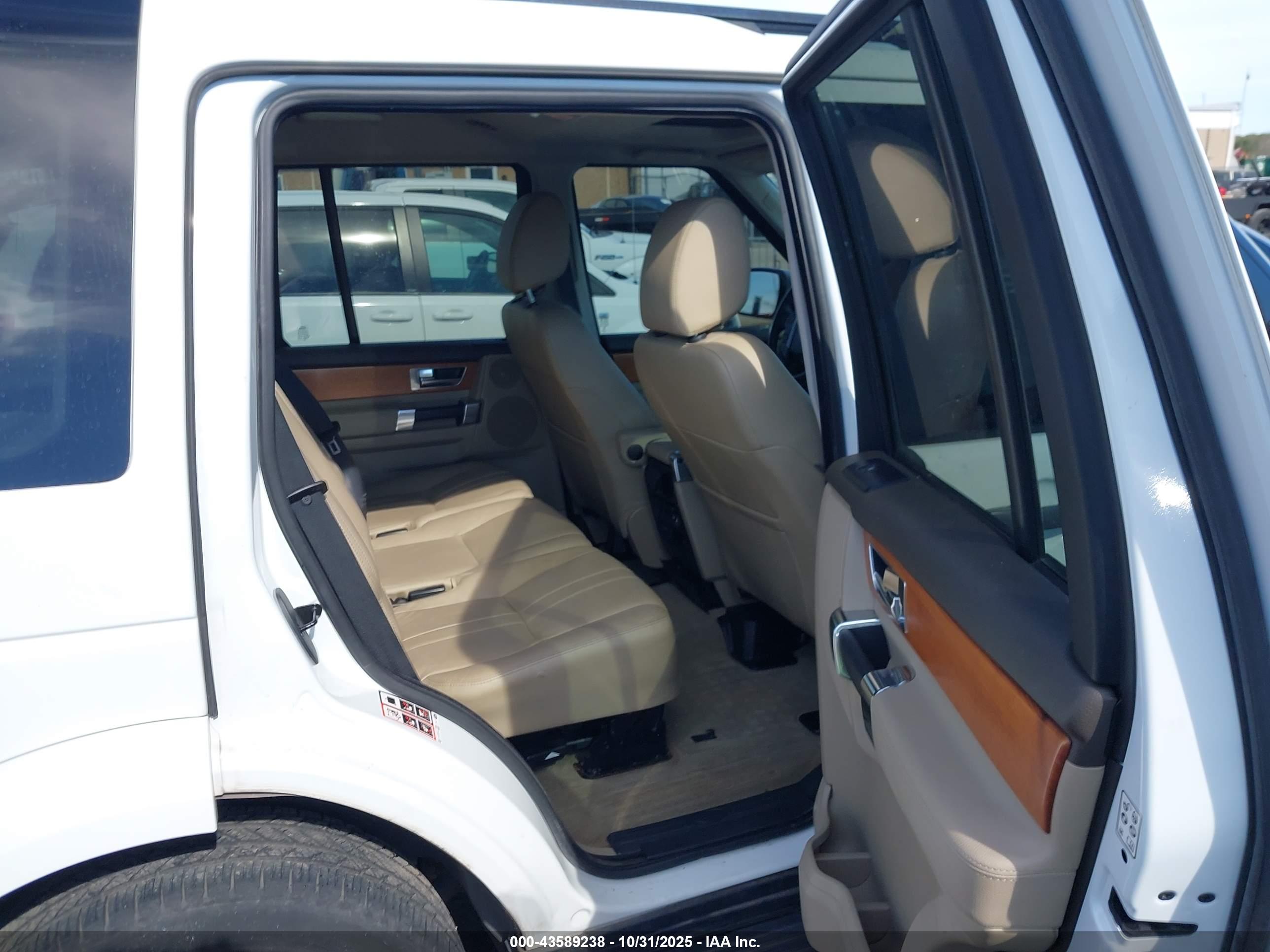 LAND ROVER image 8