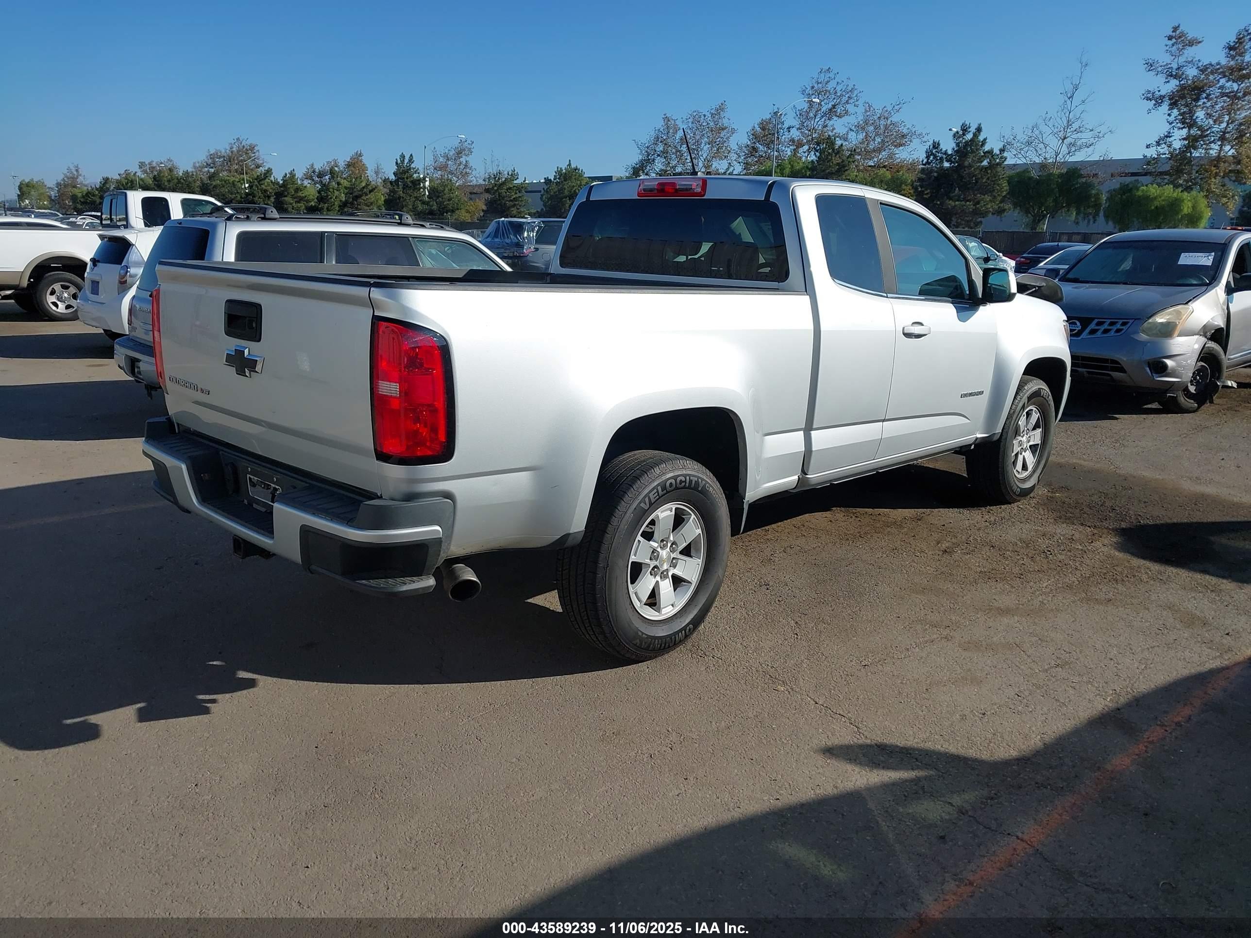 CHEVROLET COLORADO image 4