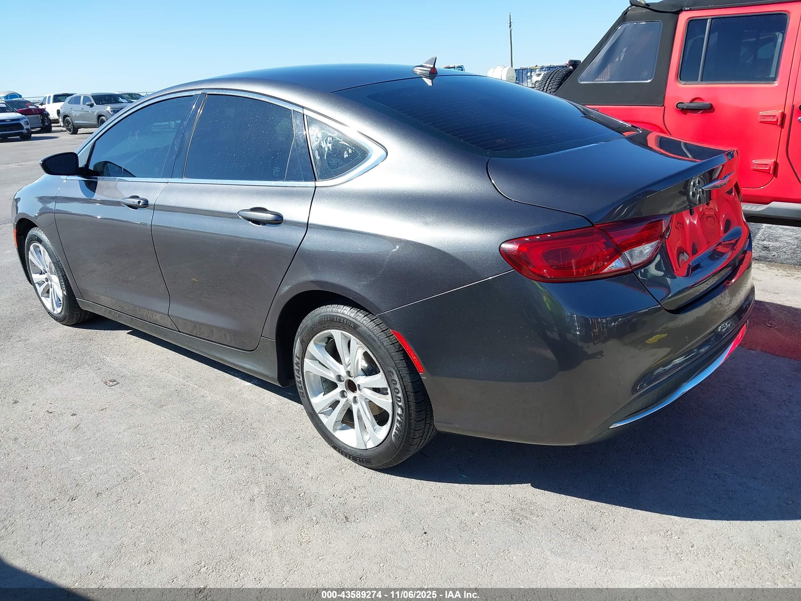 CHRYSLER 200 image 3