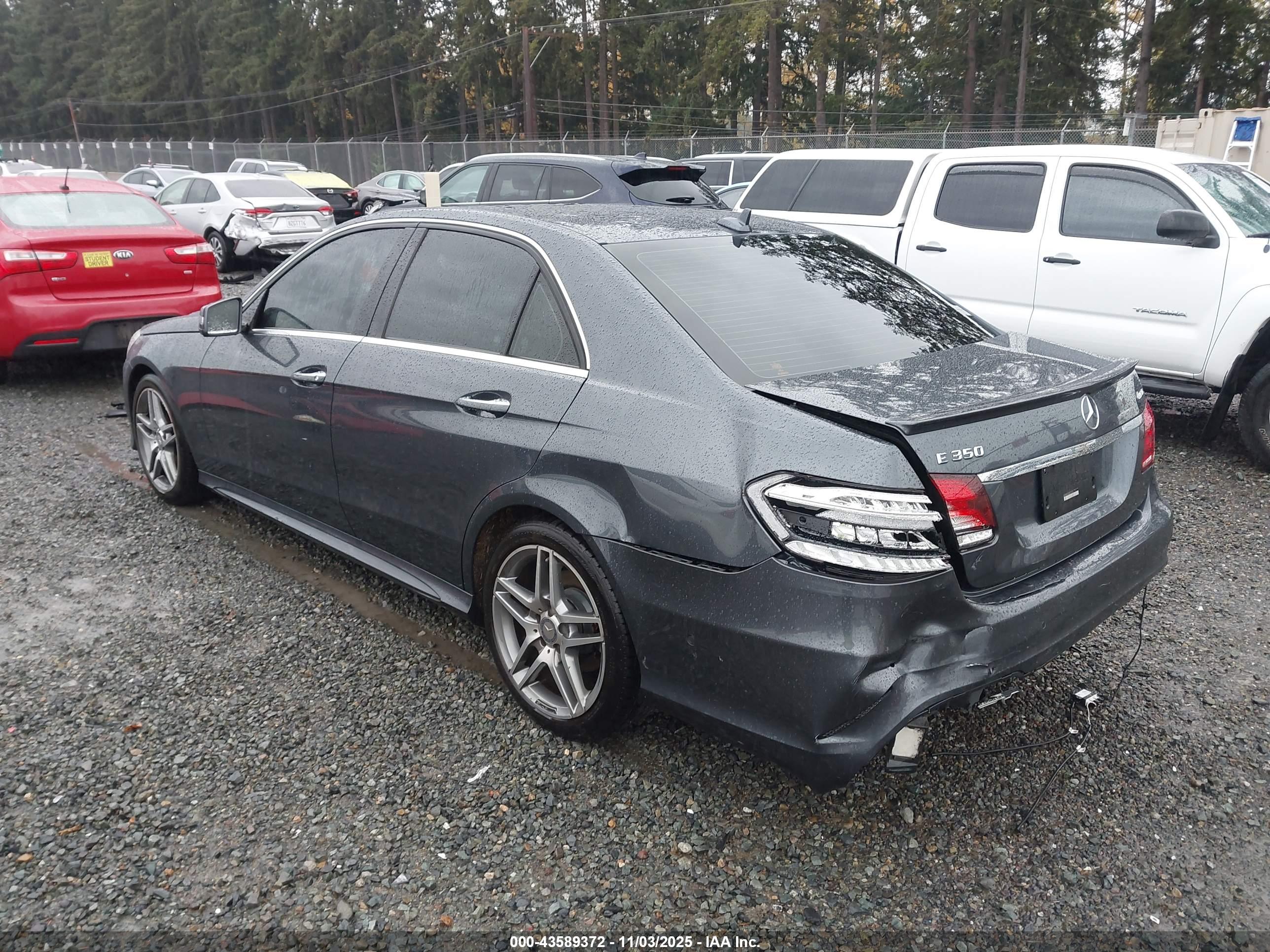 MERCEDES-BENZ E image 3