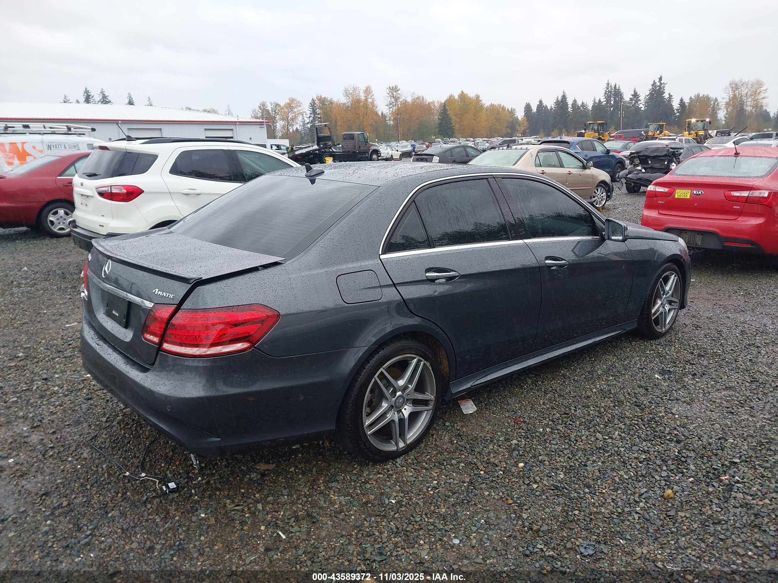 MERCEDES-BENZ E image 4