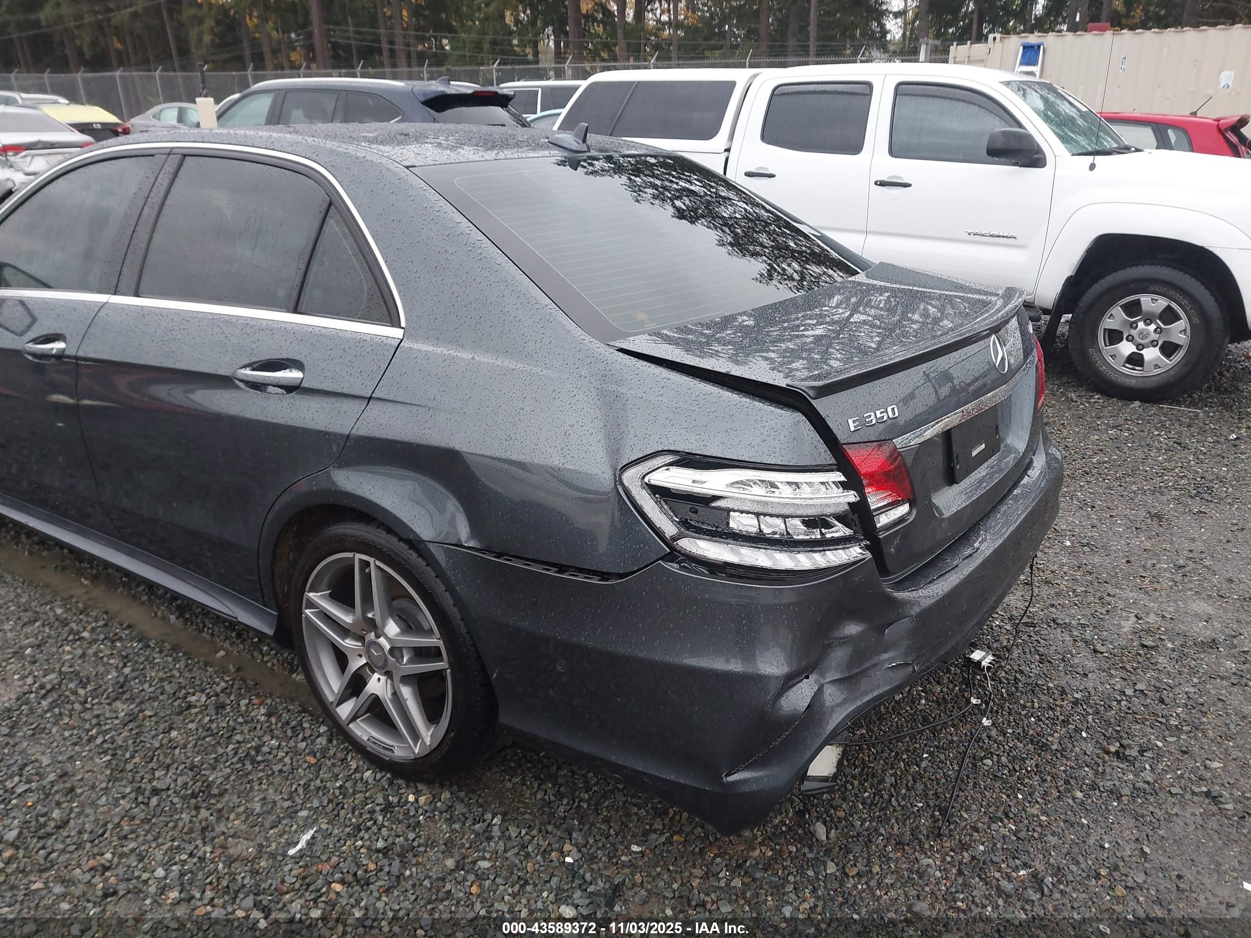 MERCEDES-BENZ E image 6
