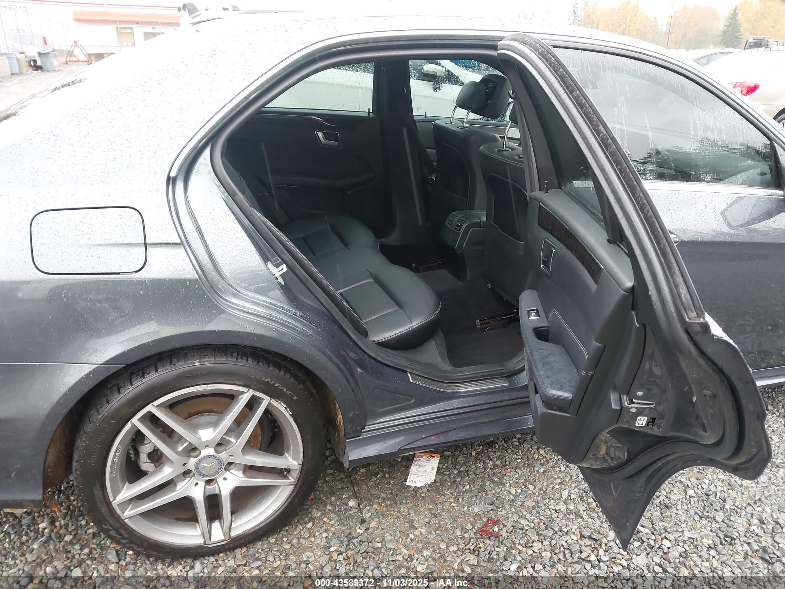 MERCEDES-BENZ E image 8
