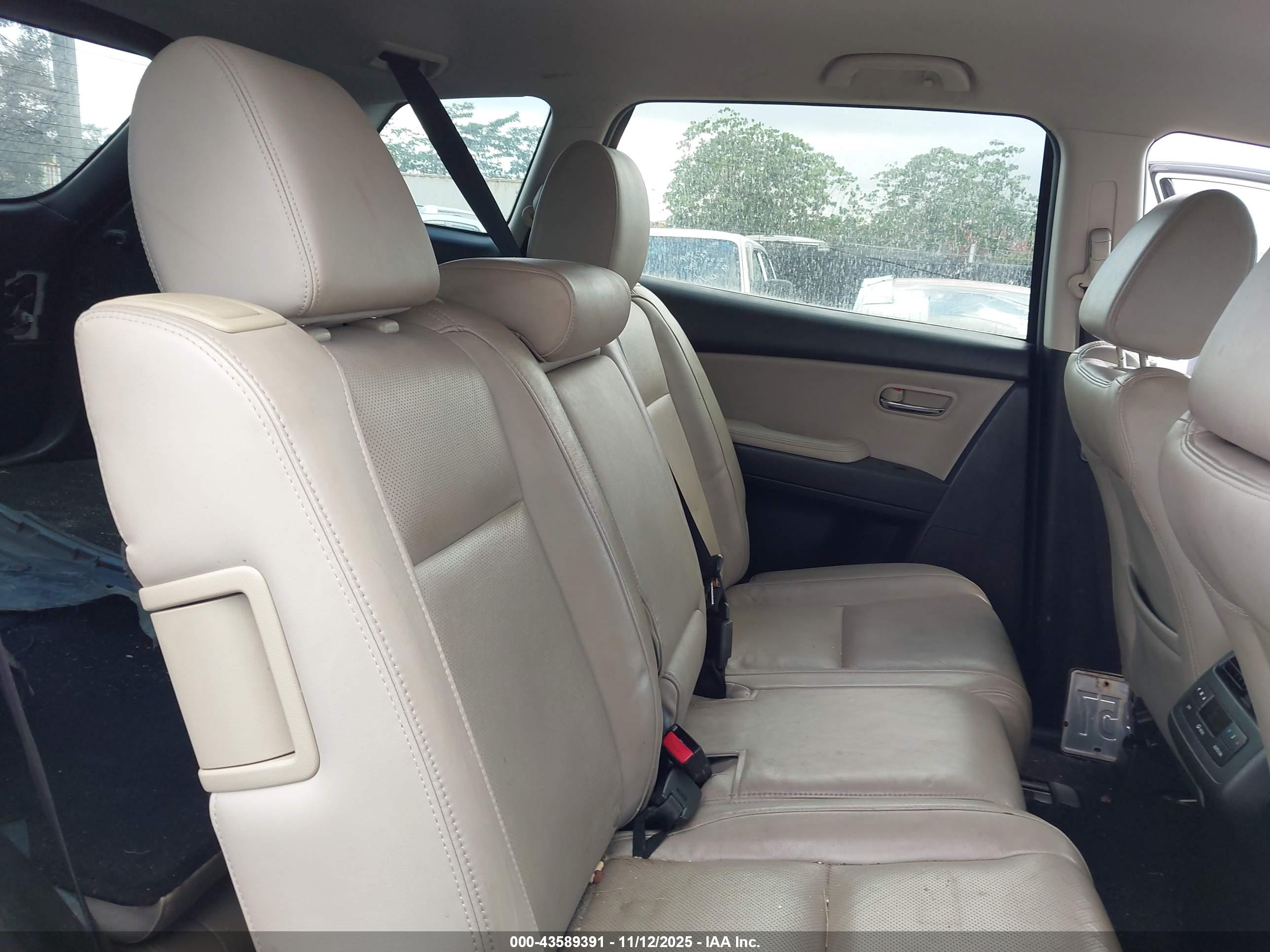 MAZDA CX-9 image 8
